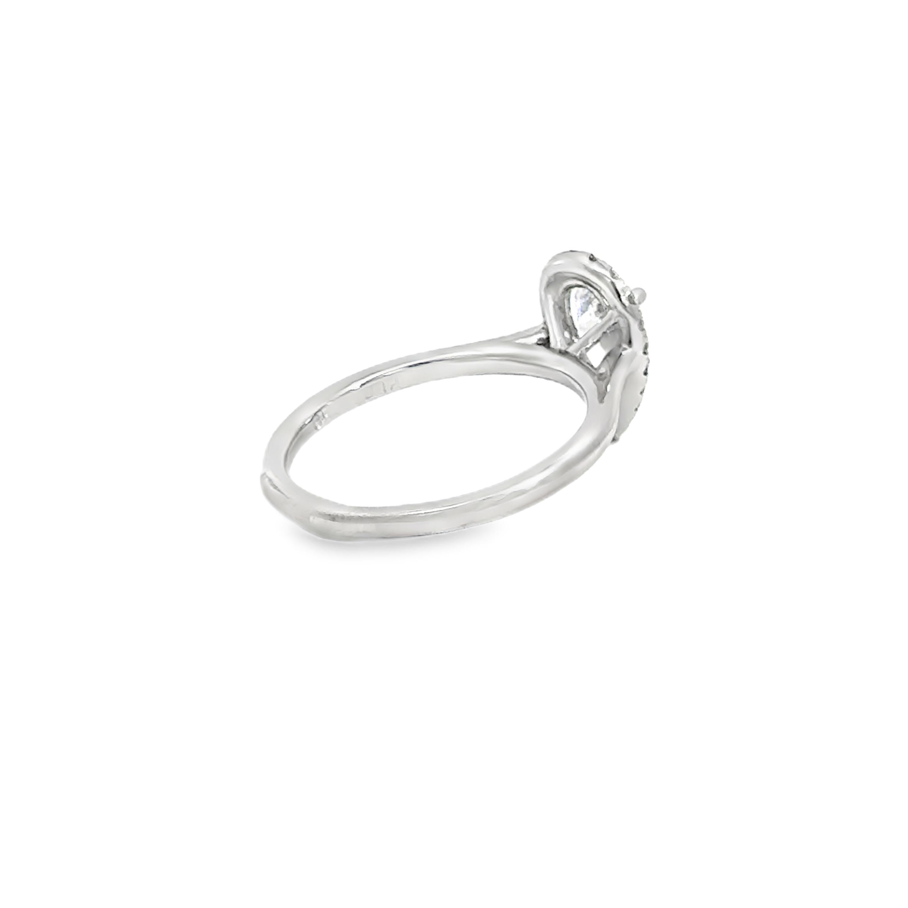 Bague en platine avec diamant - 1.00ct Pear Shape Center GIA D-SI2 en vente 1