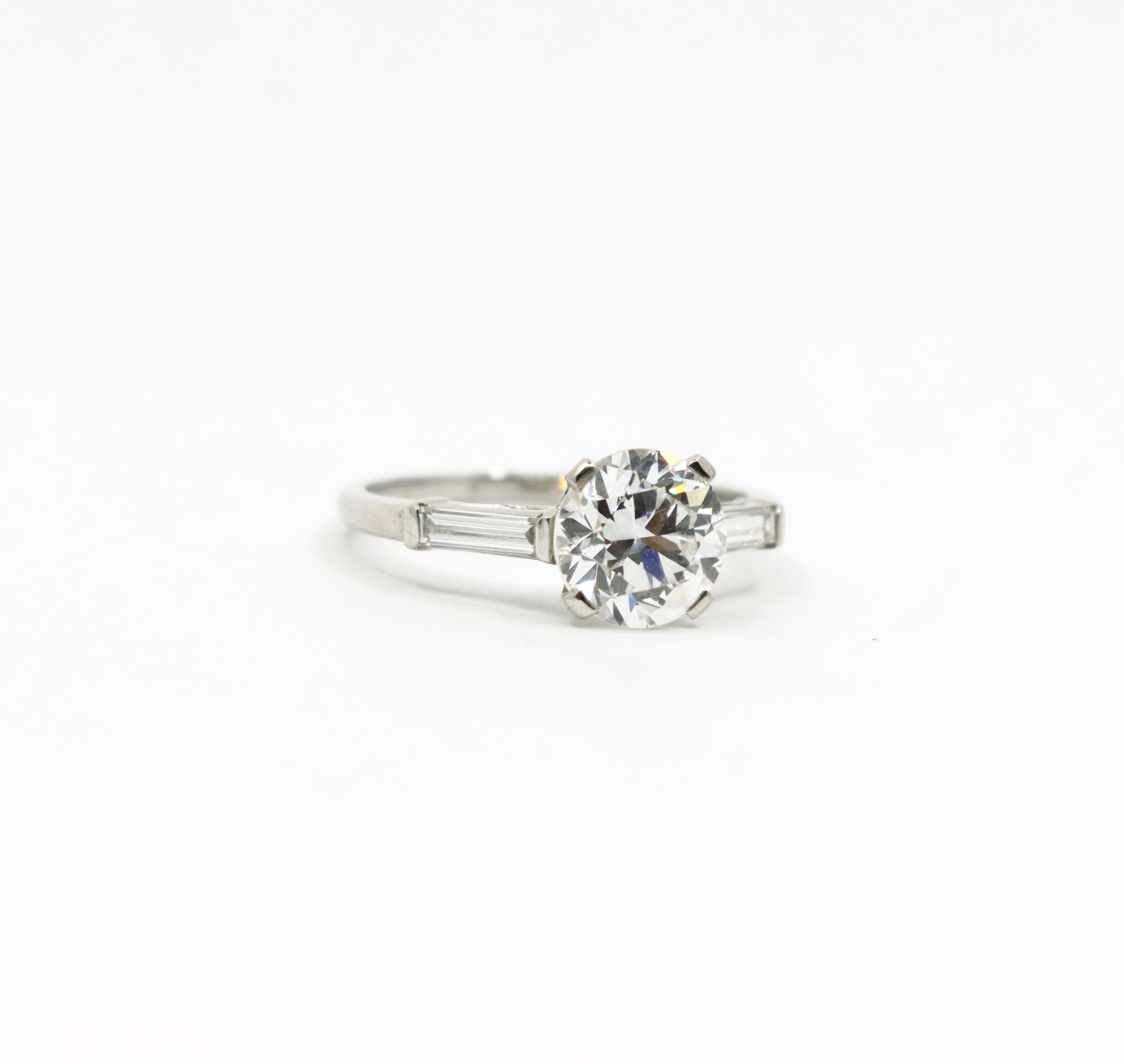 Platinum Diamond Ring In Good Condition For Sale In Flushing, NY