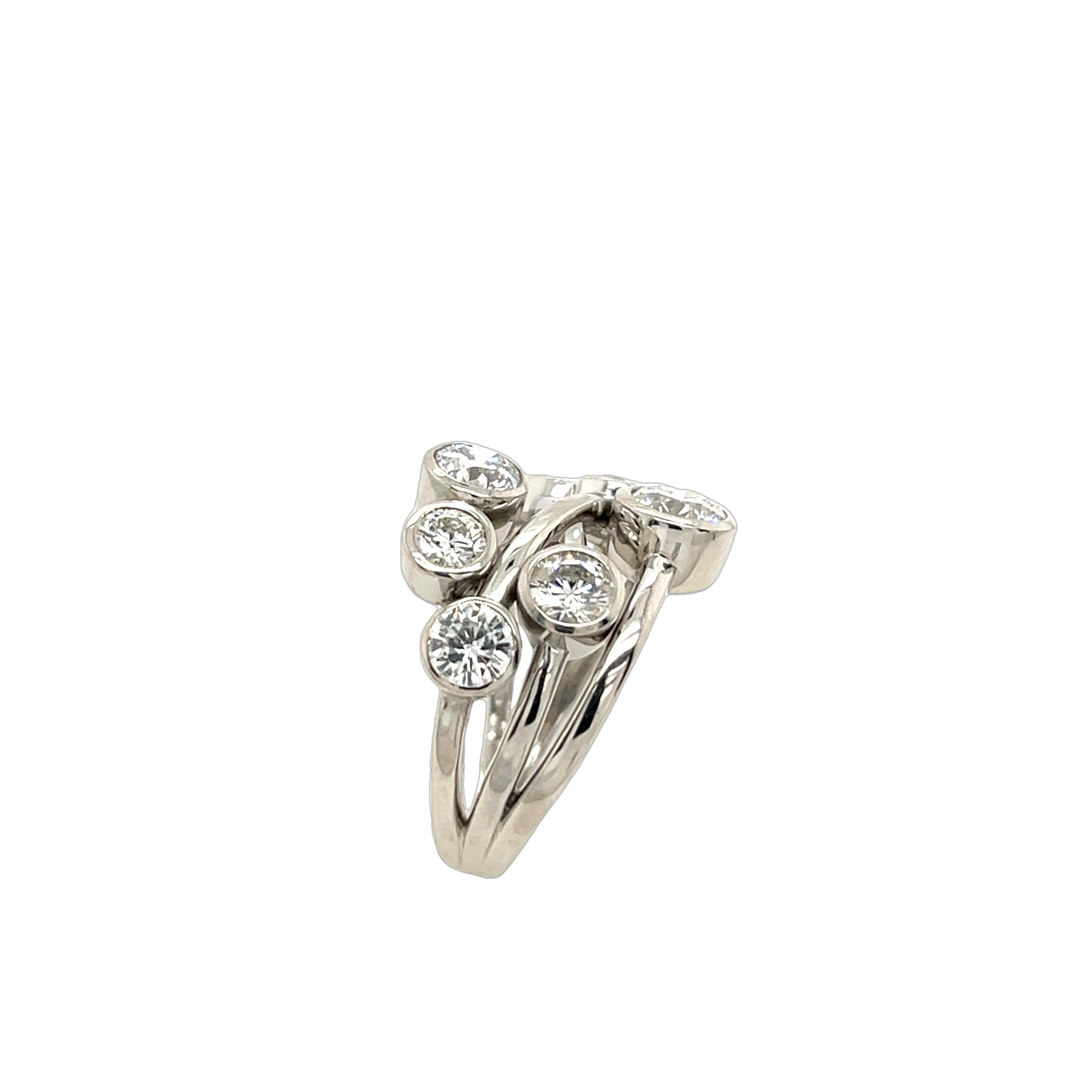 Women's or Men's Platinum Diamond Ring, Set With 2.20ct Round Brilliant Natural Diamond For Sale