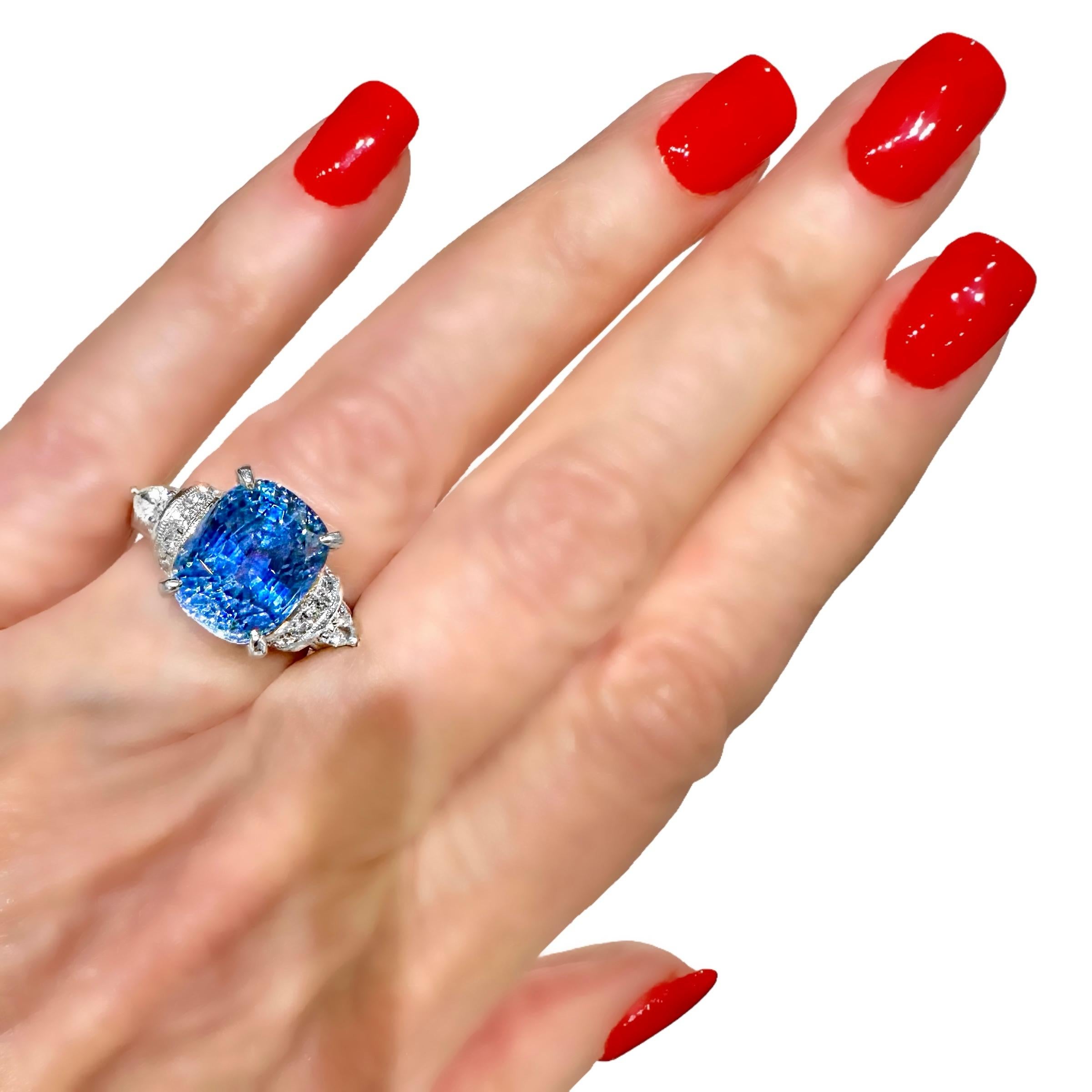 Platinum & Diamond Ring with Cornflower Blue 9.03ct Ceylon Sapphire No Heat For Sale 6