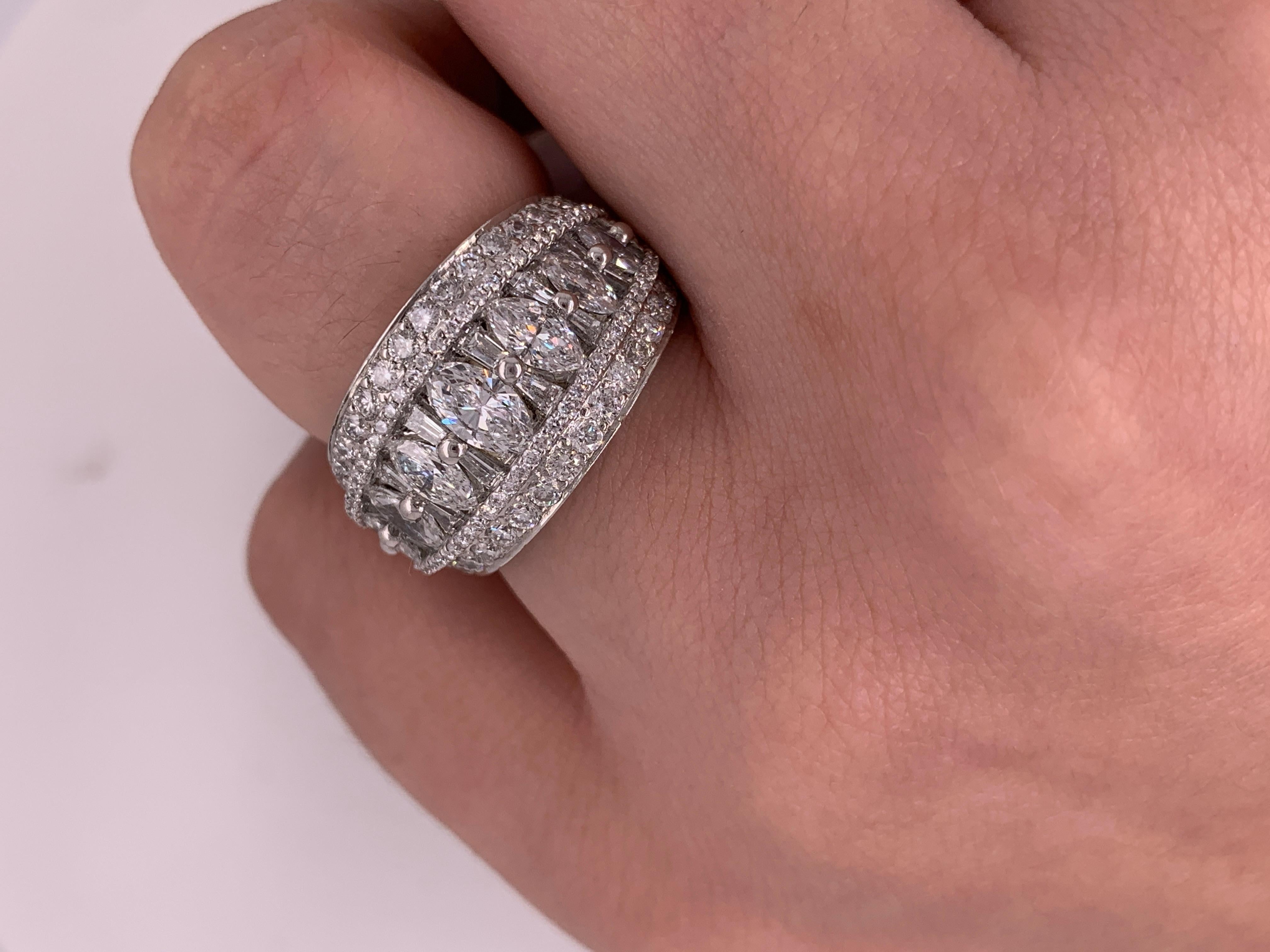 Platinum Diamond Ring with Marquise, Baguette and Round Diamonds In New Condition For Sale In New York, NY