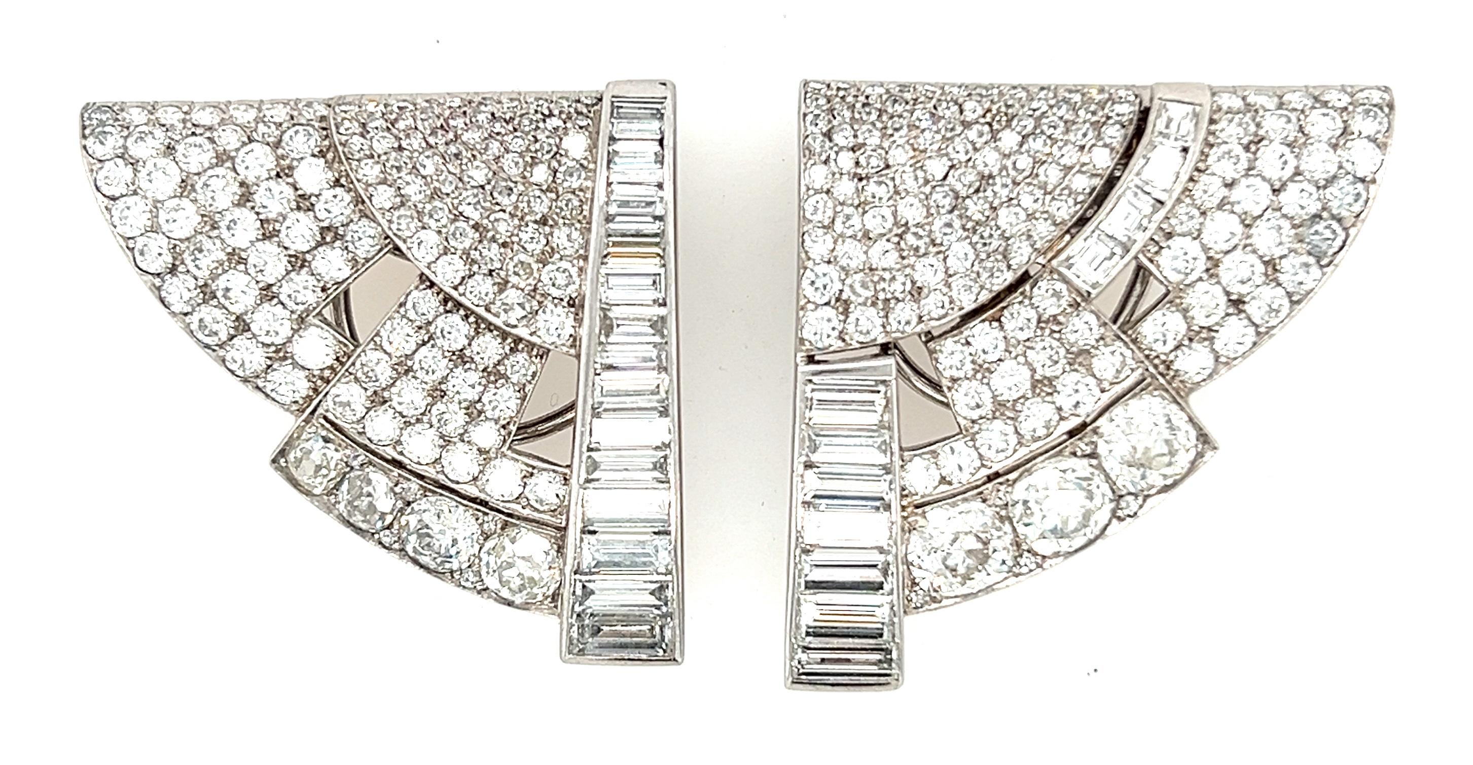 Platinum Diamond & Sapphire 1950s Convert. Pendant Dress Clips Earrings Brooch For Sale 2