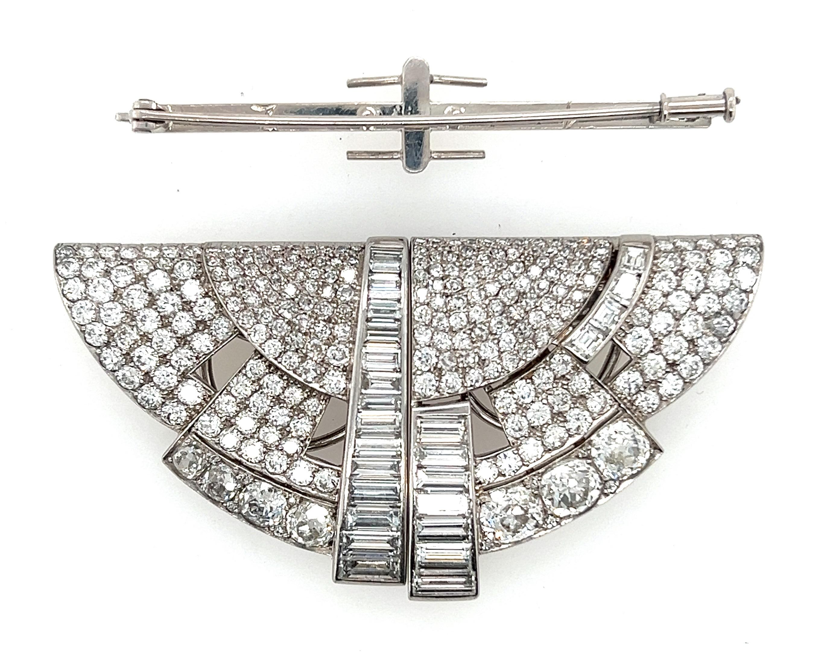 Platinum Diamond & Sapphire 1950s Convert. Pendant Dress Clips Earrings Brooch For Sale 3