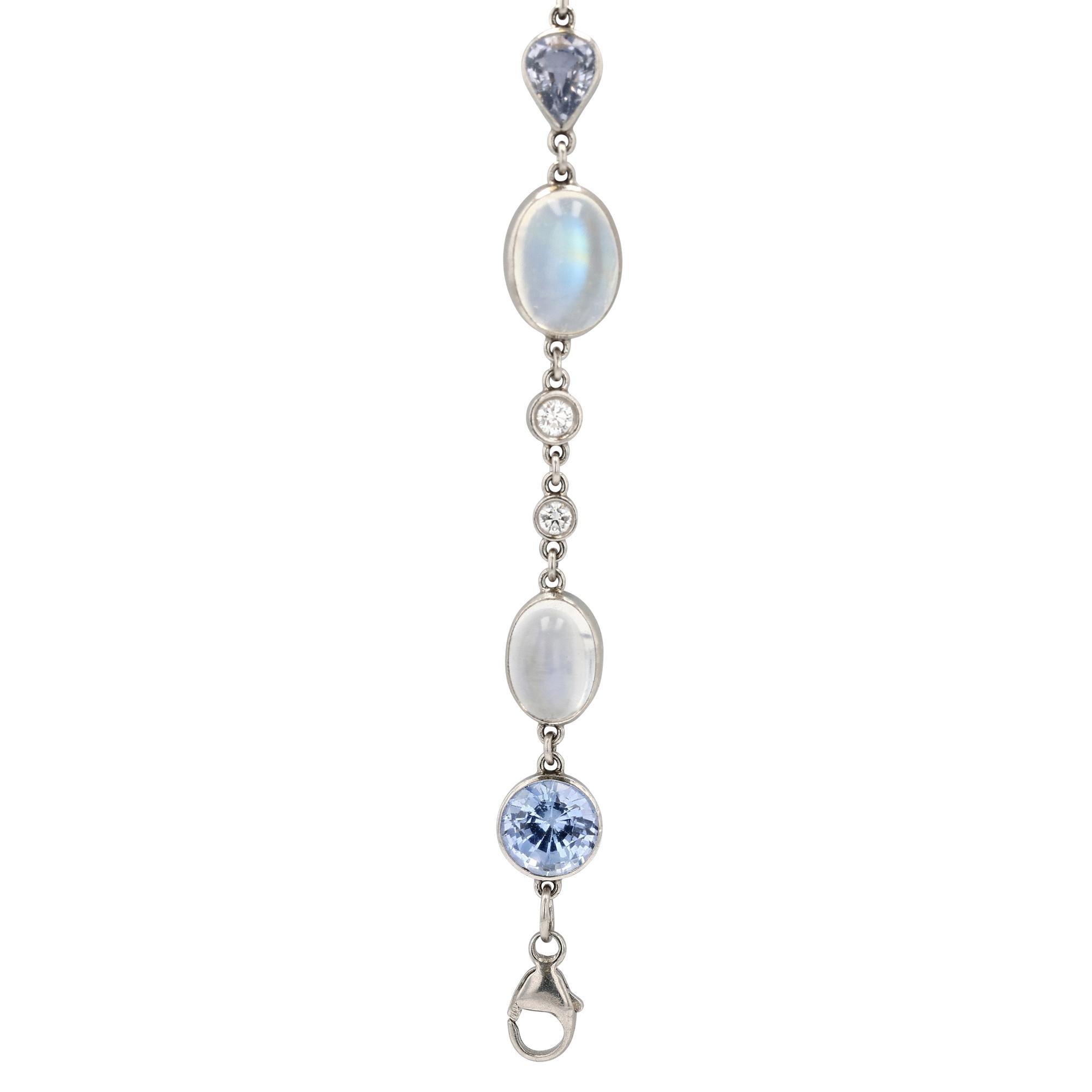Collana a catena lunga in platino, diamanti, zaffiri e pietre di luna In condizioni Nuovo in vendita a Princeton, NJ