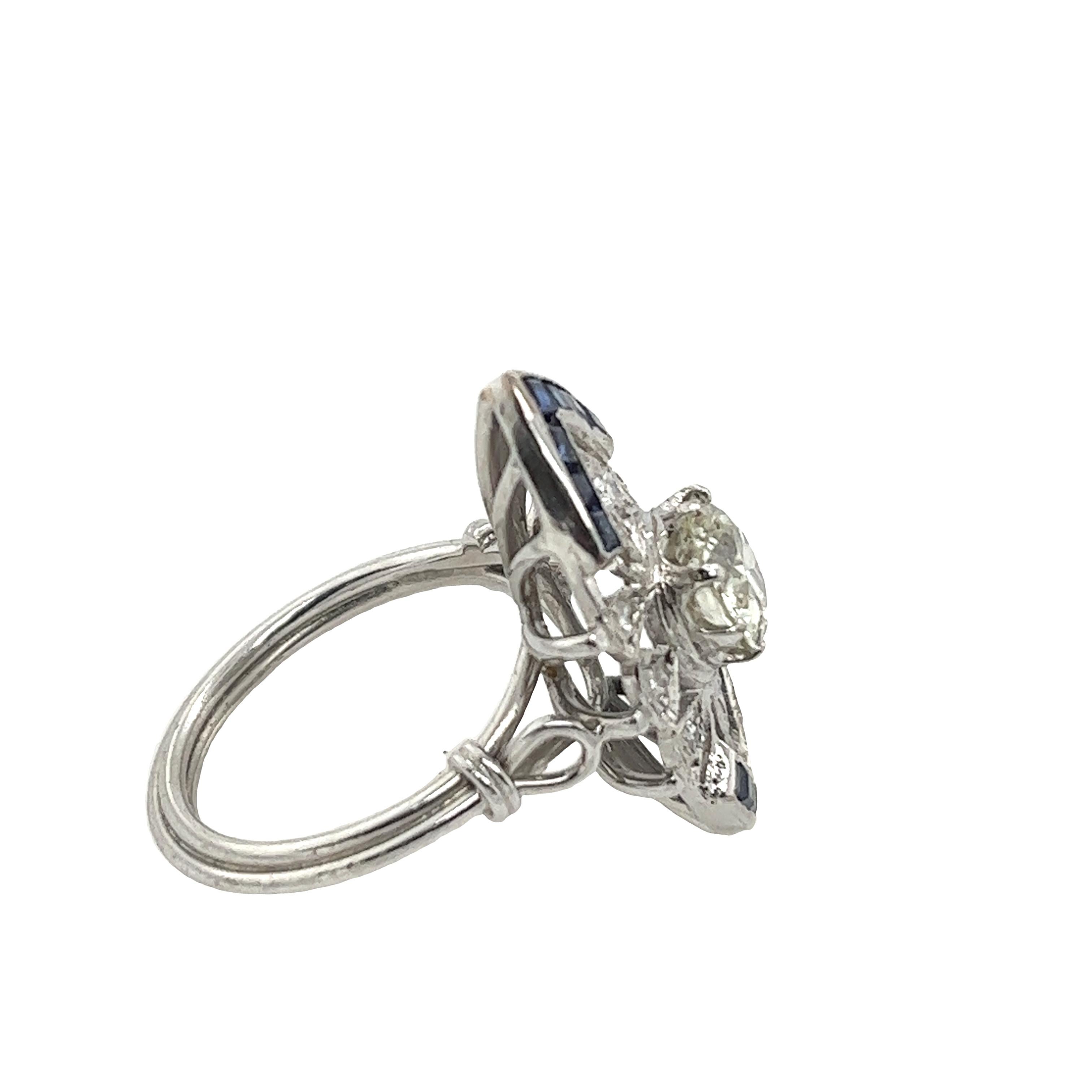 Platinum Diamond & Sapphires Vintage Ring In Excellent Condition In London, GB