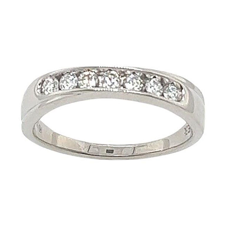 Bague d'éternité/de mariage en platine sertie de 7 diamants en vente