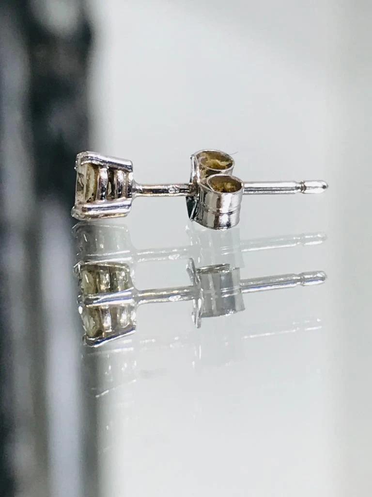 Platinum Diamond Solitaire Earrings In Excellent Condition For Sale In London, GB
