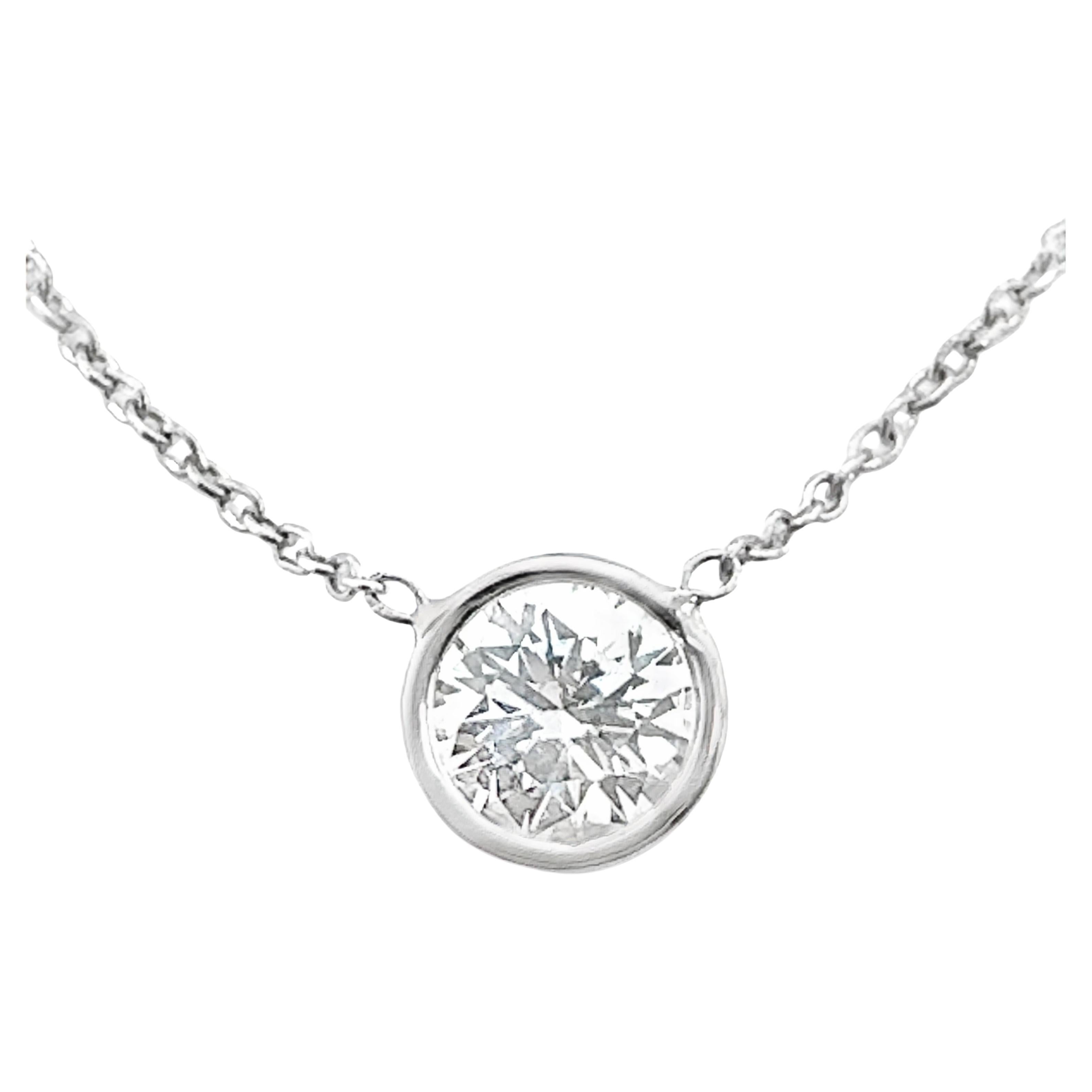 Colgante solitario de diamante en platino