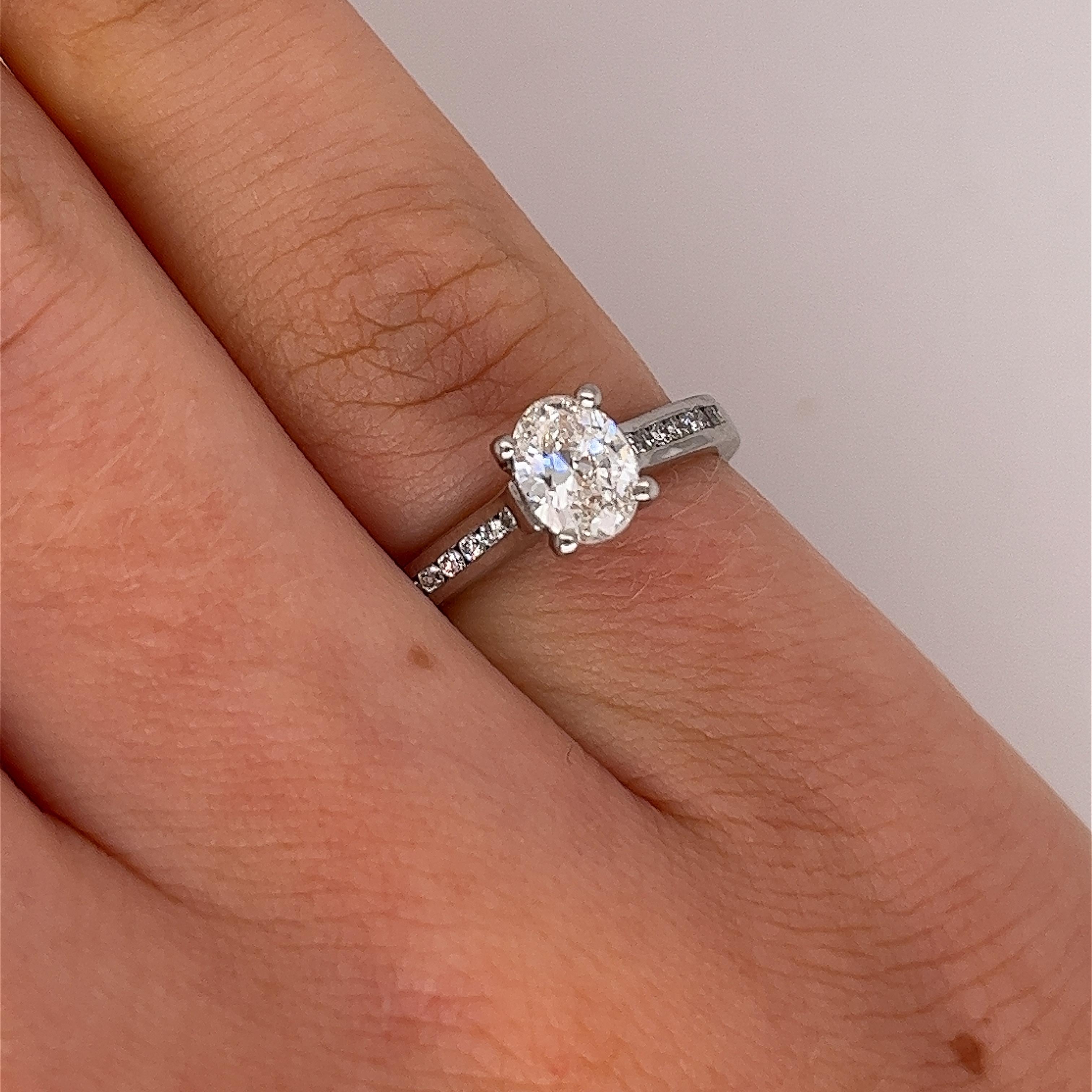 Oval Cut Platinum Diamond Solitaire Ring Set With 0.60ct G/VS1 Oval Diamond Gia Cert For Sale