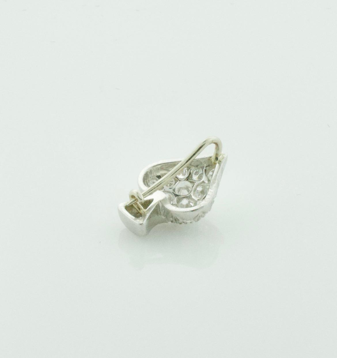Spilla di platino con diamante 