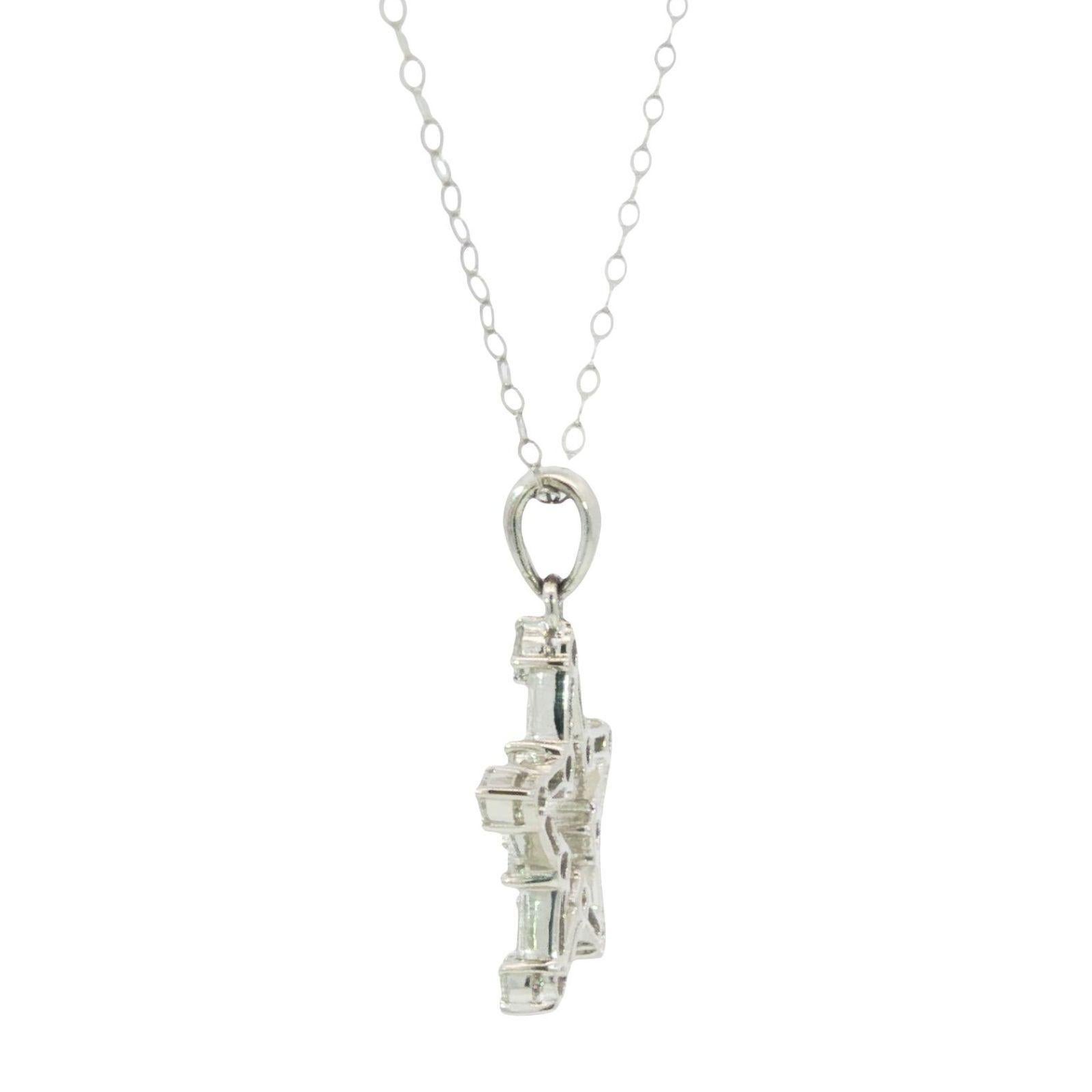 Ciondolo a stella in platino con diamanti 18 carati Taglio a baguette e diamanti rotondi ~.75ctw in vendita 4