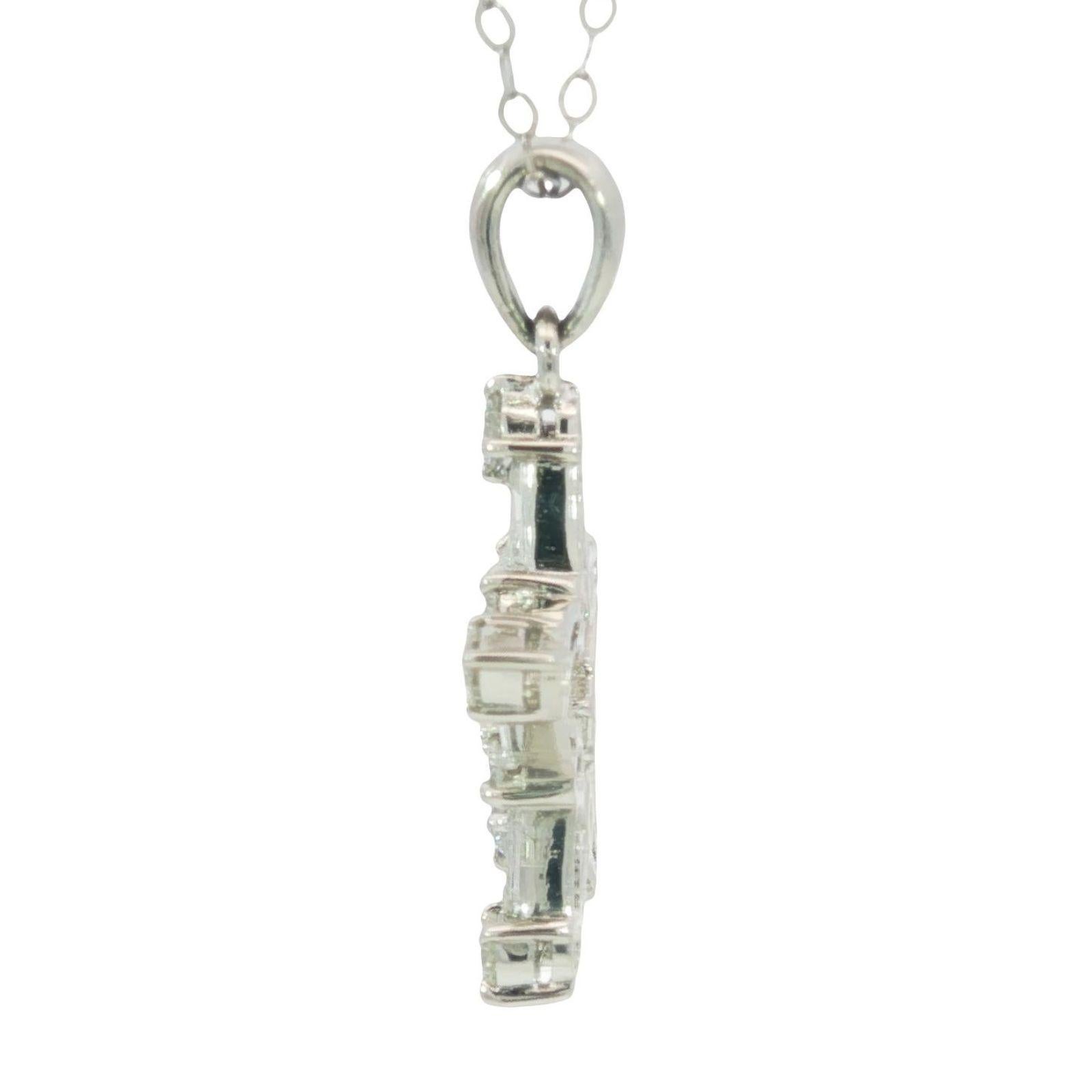 Donna Ciondolo a stella in platino con diamanti 18 carati Taglio a baguette e diamanti rotondi ~.75ctw in vendita