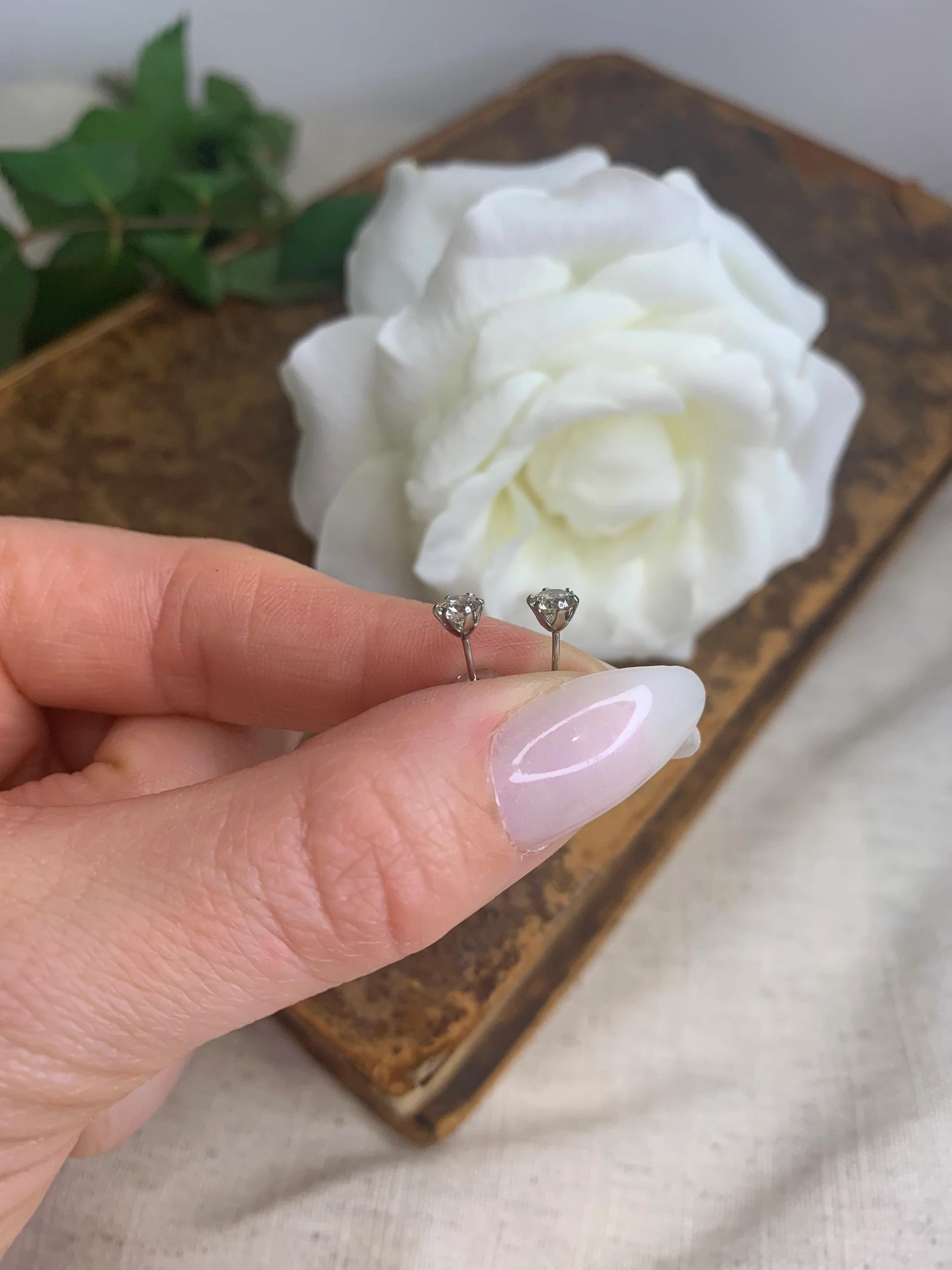 Brilliant Cut Diamond Earrings

Platinum 

6 Claw Set Brilliant Cut Diamonds 

0.40cts Total Diamond Weight 

The diamonds in our opinion are H/I in colour and SI in clarity

All of our items are either Antique, Vintage or Preloved. They are in used
