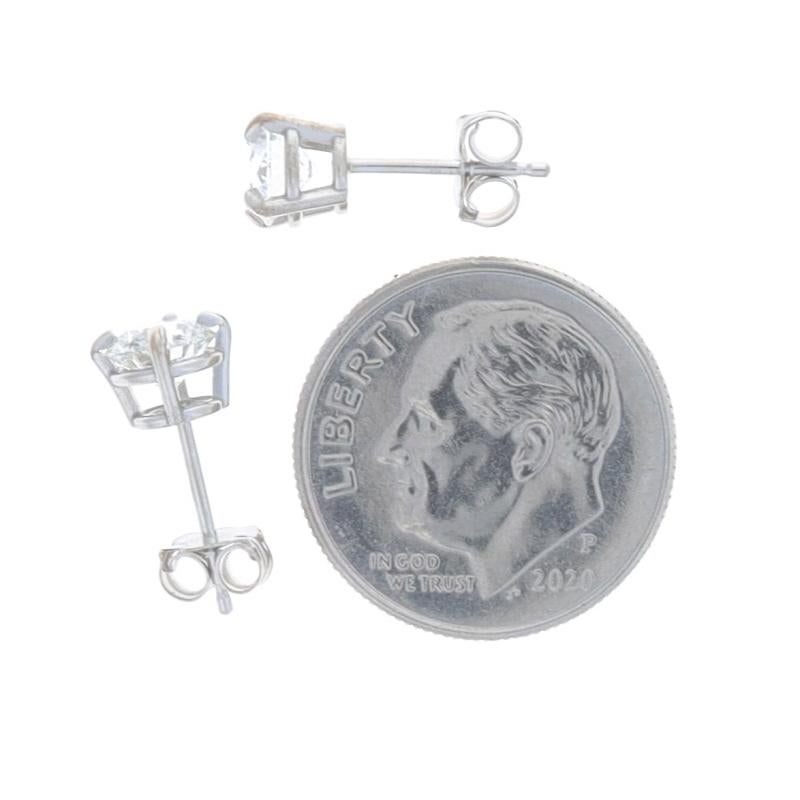 Platin Diamant Ohrstecker - Rund Brillant 1,10ctw GIA durchbohrt im Zustand „Gut“ in Greensboro, NC