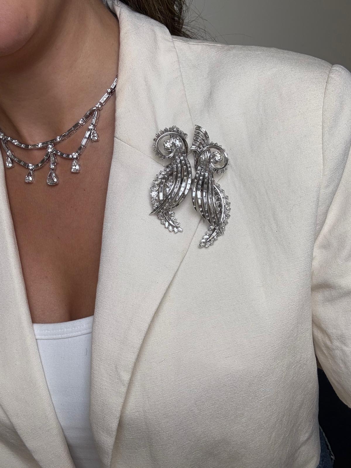 Platinum Diamond Swirl Brooch Convertible Clip Unisexe en vente