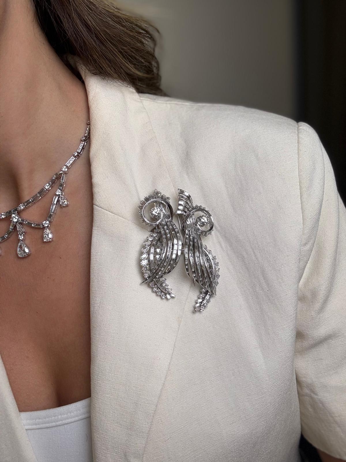 Platinum Diamond Swirl Brooch Convertible Clip en vente 3