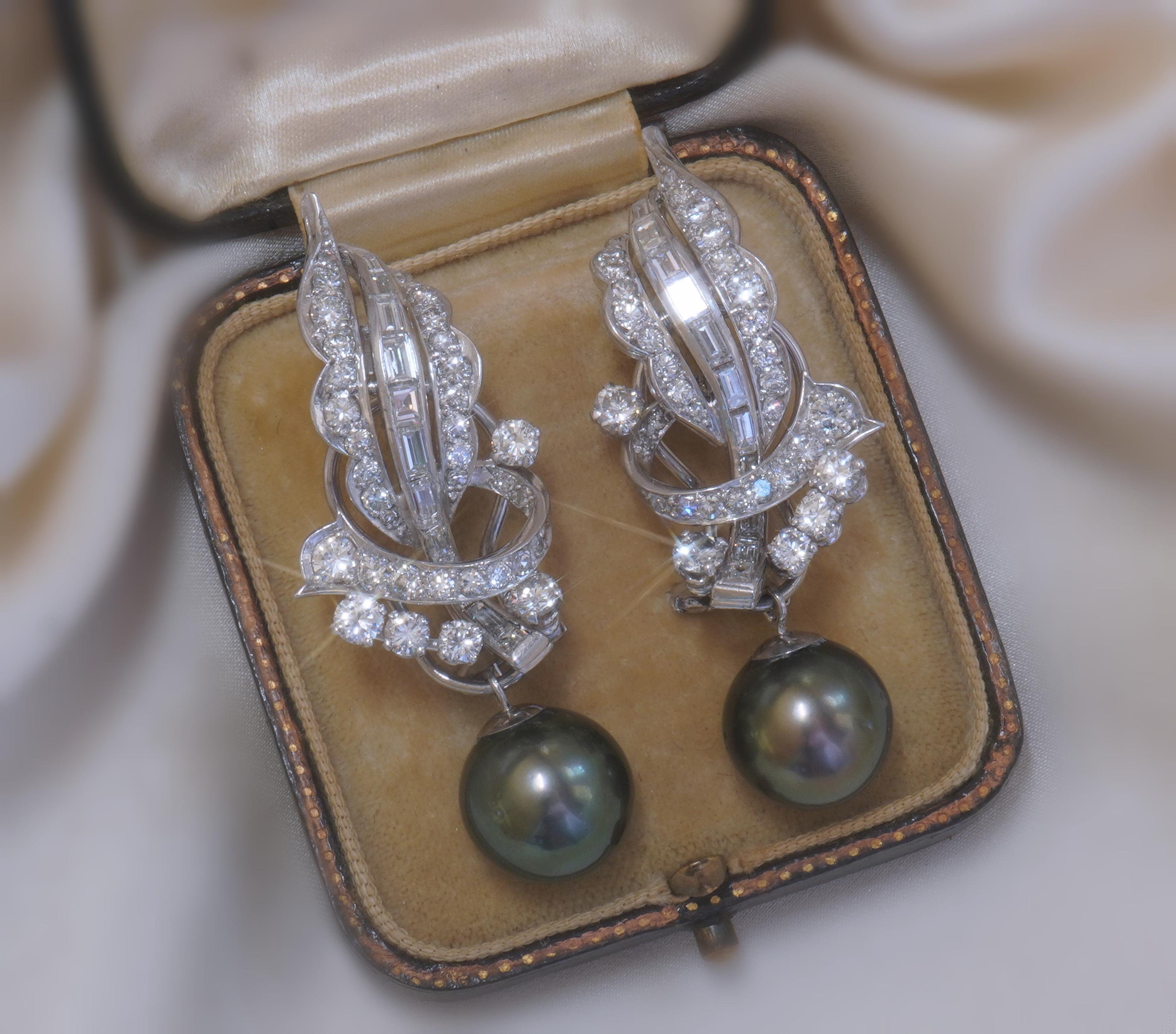 Old South Jewels proudly presents Vintage Luxury. GORGEOUS PLATINUM 5.80 CARATS DIAMOND TAHITIAN PEARL ANTIQUE EARRINGS & BOX!   VINTAGE VERY FINE 5.80 CARAT VS WHITE SPARKLING DIAMOND EARRINGS.  FINE SALTWATER TAHITIAN PEARLS WITH FANCY SILVERY