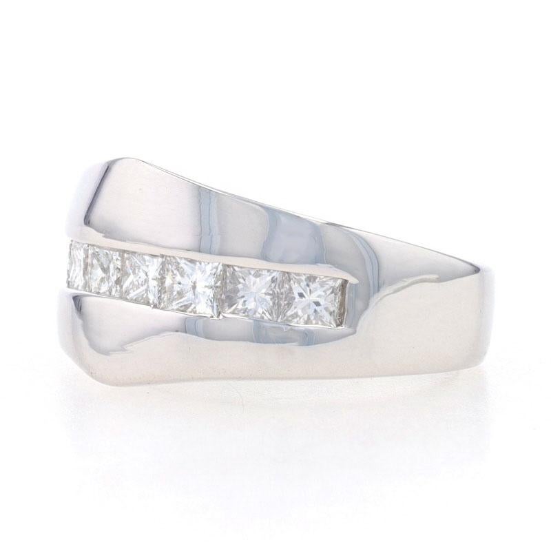 Platinum Diamond Tapered Band - Princess Cut 1.00ctw Ring Size 4 In Excellent Condition For Sale In Greensboro, NC