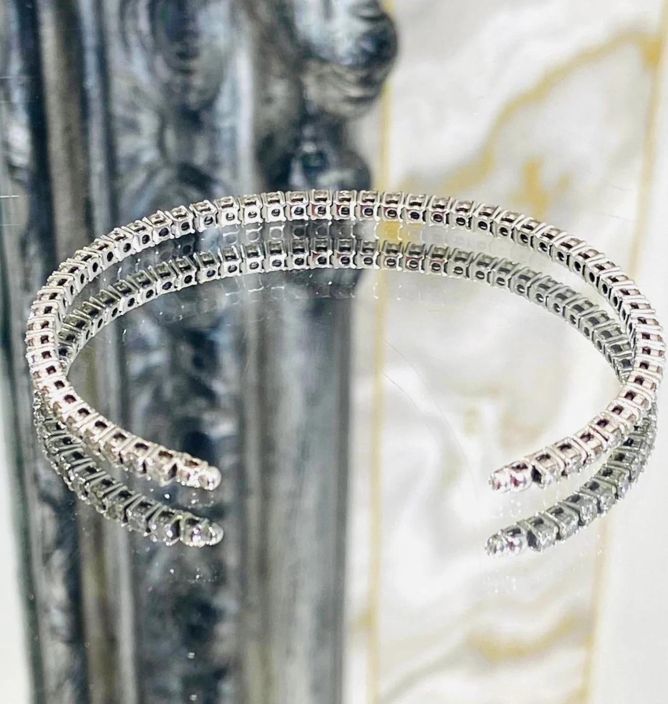 Bracelet tennis en platine et diamants Excellent état - En vente à London, GB