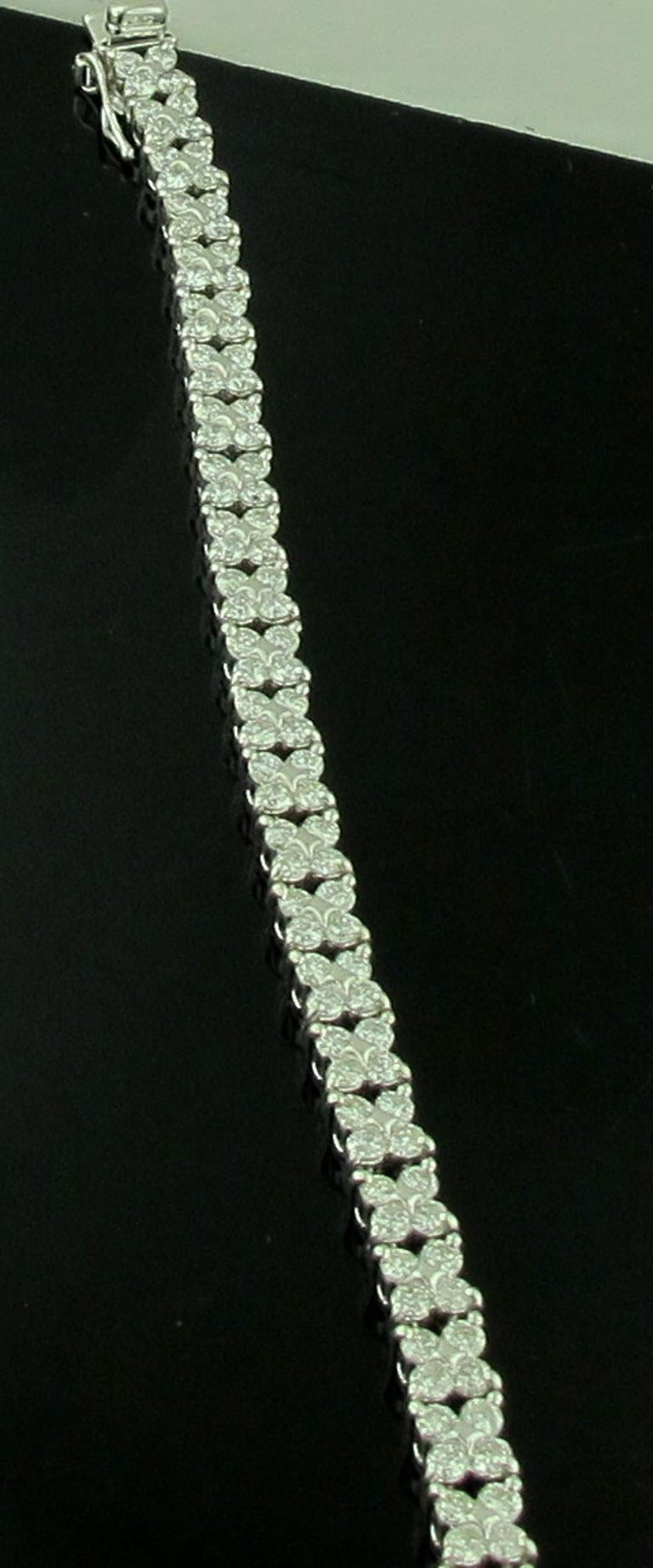 Platinum and Diamond Tennis Bracelet For Sale at 1stDibs