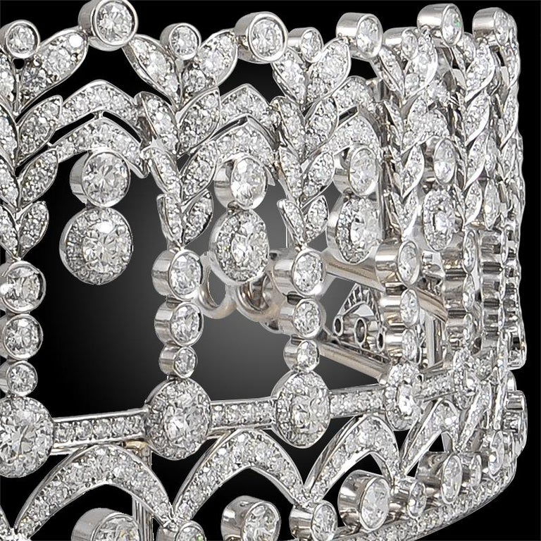 Diamond Platinum Tiara  In Good Condition For Sale In New York, NY