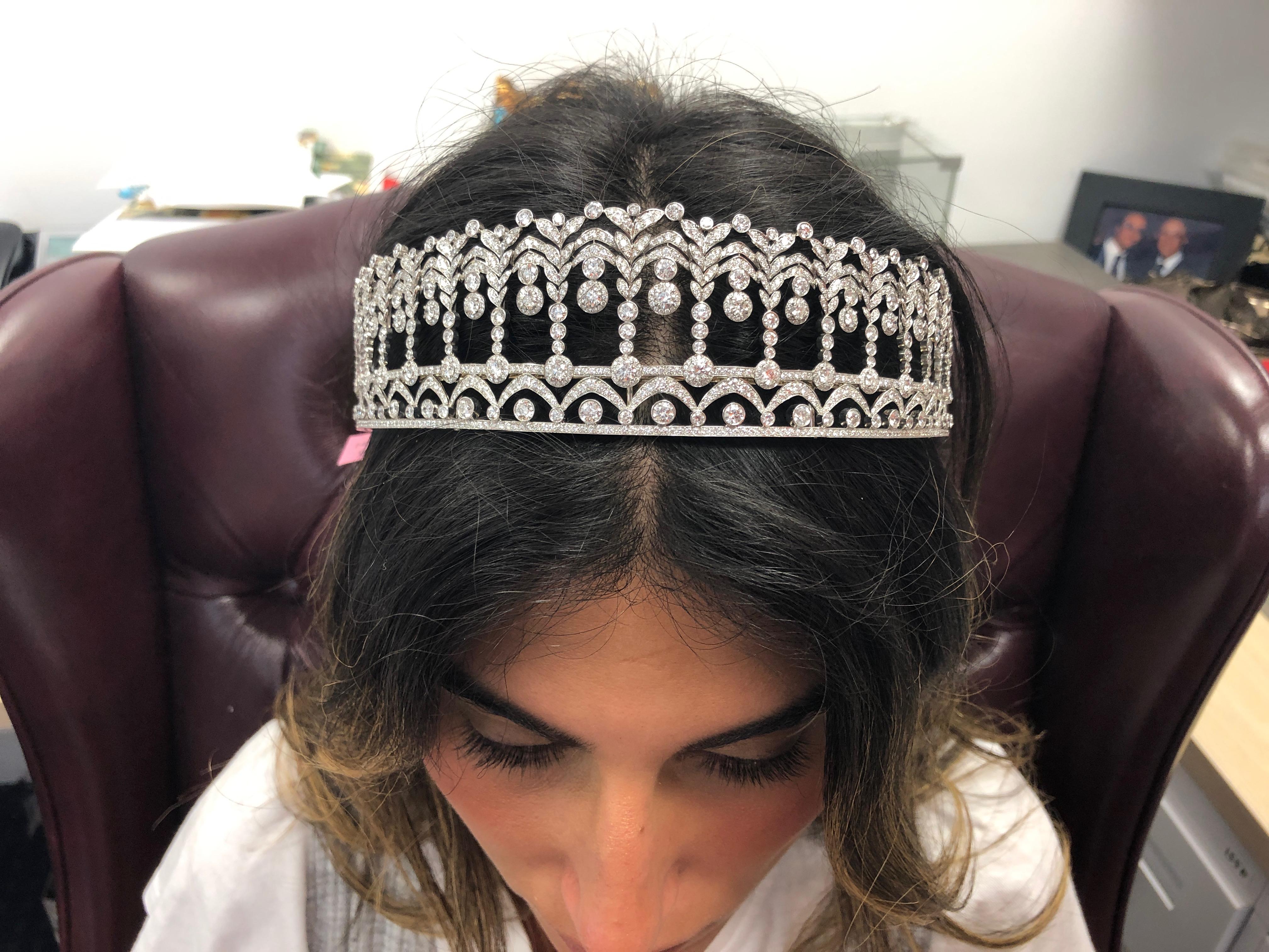 Tiara en platine et diamants  Pour femmes en vente