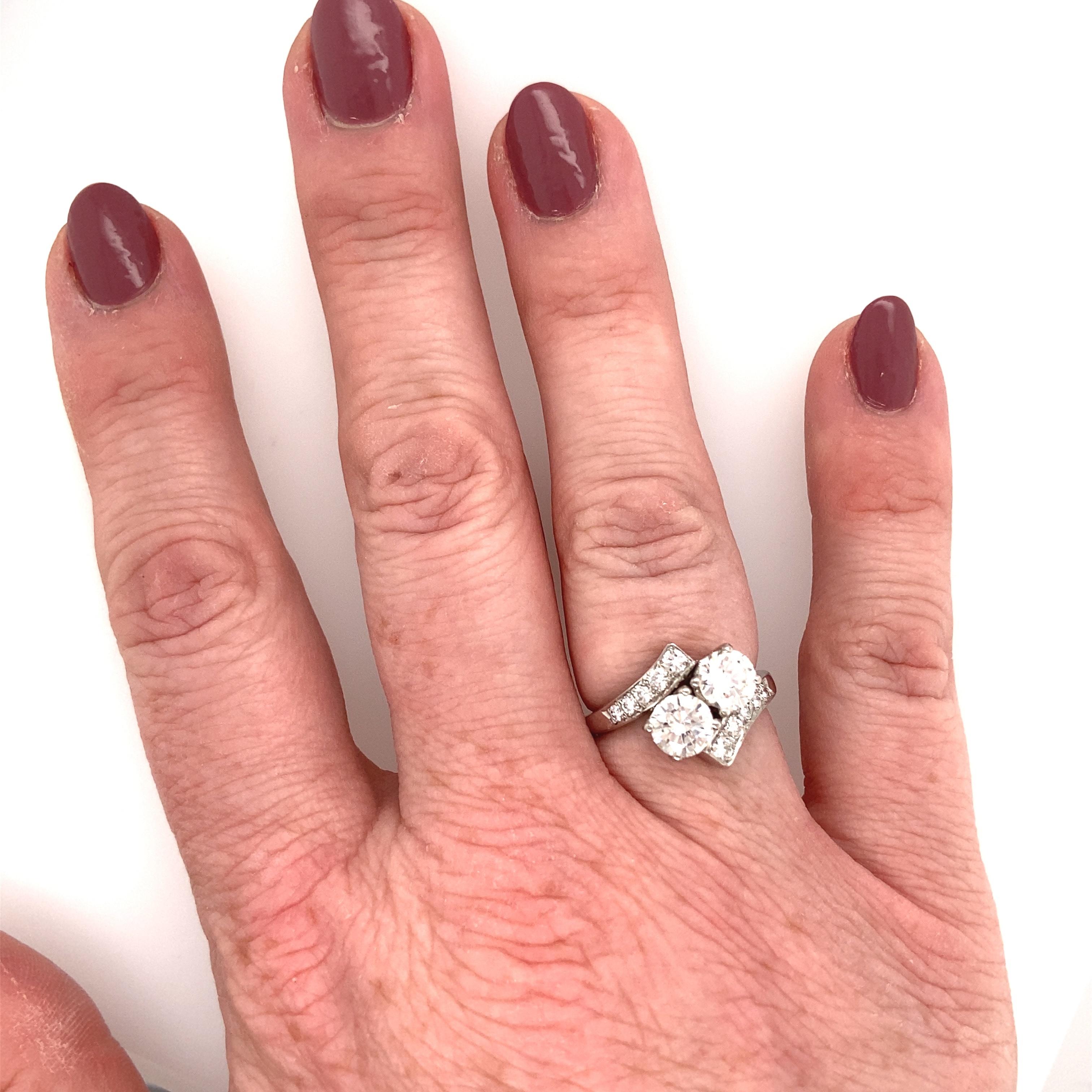 Platin Diamant Toi Et Moi 1950er Verlobungsring für Damen oder Herren im Angebot
