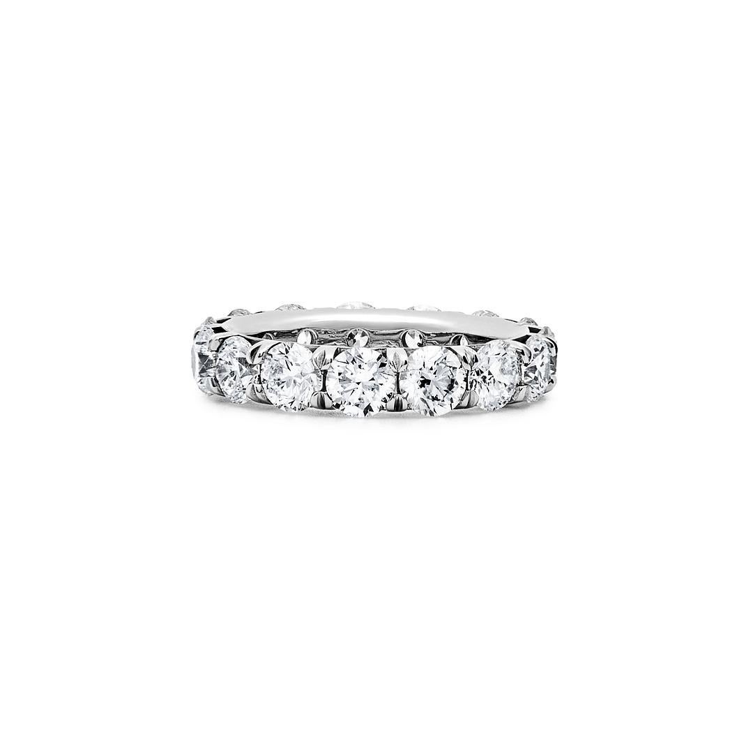 Eternity-Ring aus Platin mit Diamanten „Trellis“ (Carréeschliff) im Angebot
