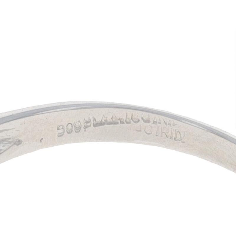 Fede nuziale in platino con diamante vintage a cinque pietre - Anello a taglio 900 Rnd.50ctw in vendita 2