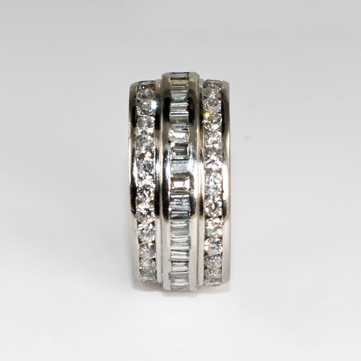 Platinum Diamond Wedding Band 2.50ct In Excellent Condition For Sale In Laguna Beach, CA