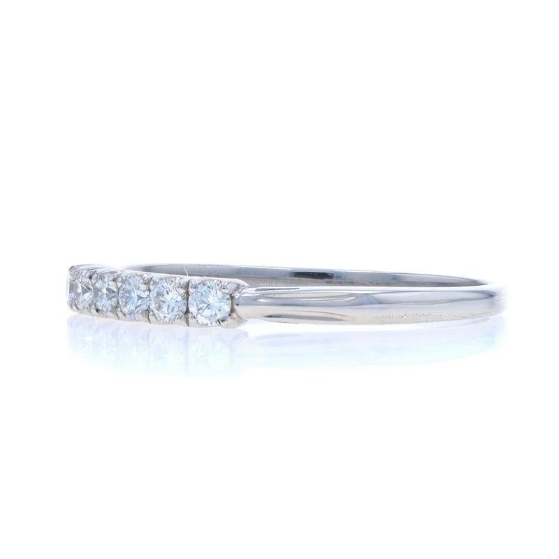 Platin-Diamant-Ehering - Runder Brillant 0,24ctw Sechs-Stein-Ring im Zustand „Neu“ im Angebot in Greensboro, NC