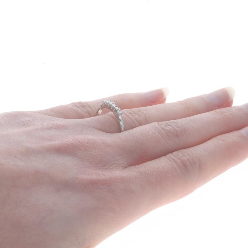 Platin-Diamant-Ehering - Runder Brillant .12ctw Sechs-Stein-Ring Damen im Angebot