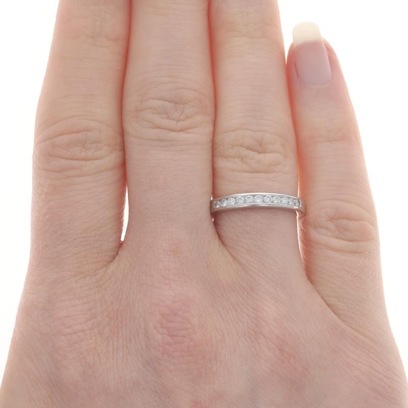 Platin Diamant Ehering - Runder Brillant .30ctw Channel Set Ring (Rundschliff) im Angebot