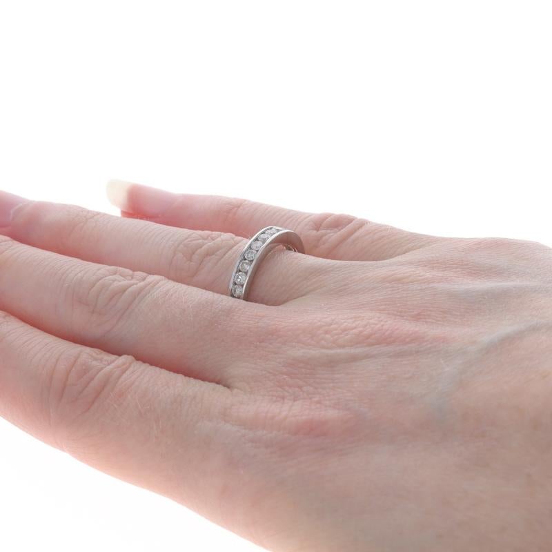 Alliance en platine avec diamant - Bague ronde brillante .50ctw Channel Set Ring Pour femmes en vente