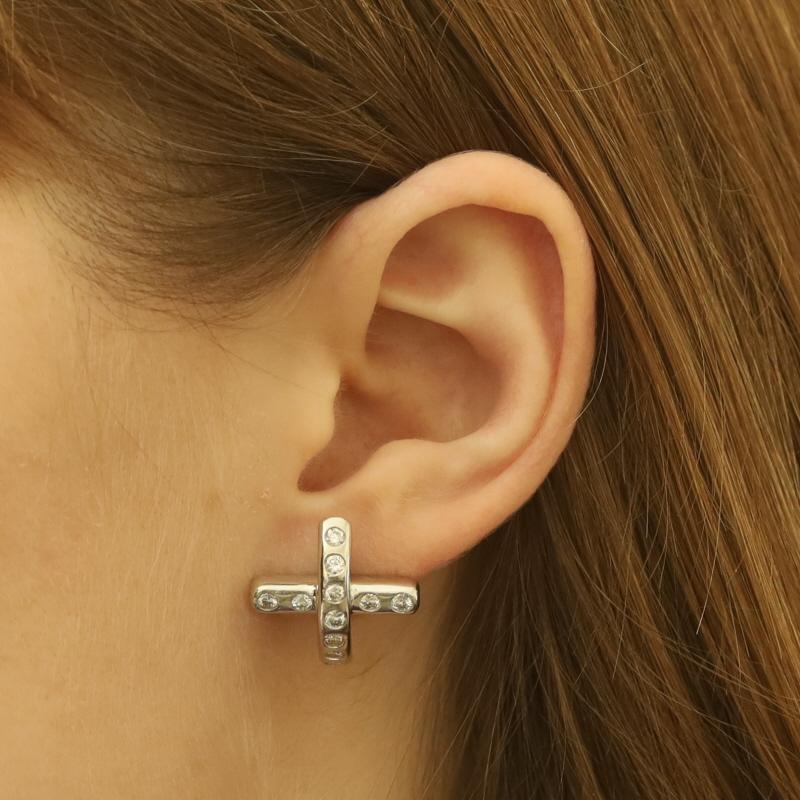 Platinum Diamond X Large Stud Earrings - Round Brilliant 1.00ctw Pierced In Excellent Condition For Sale In Greensboro, NC