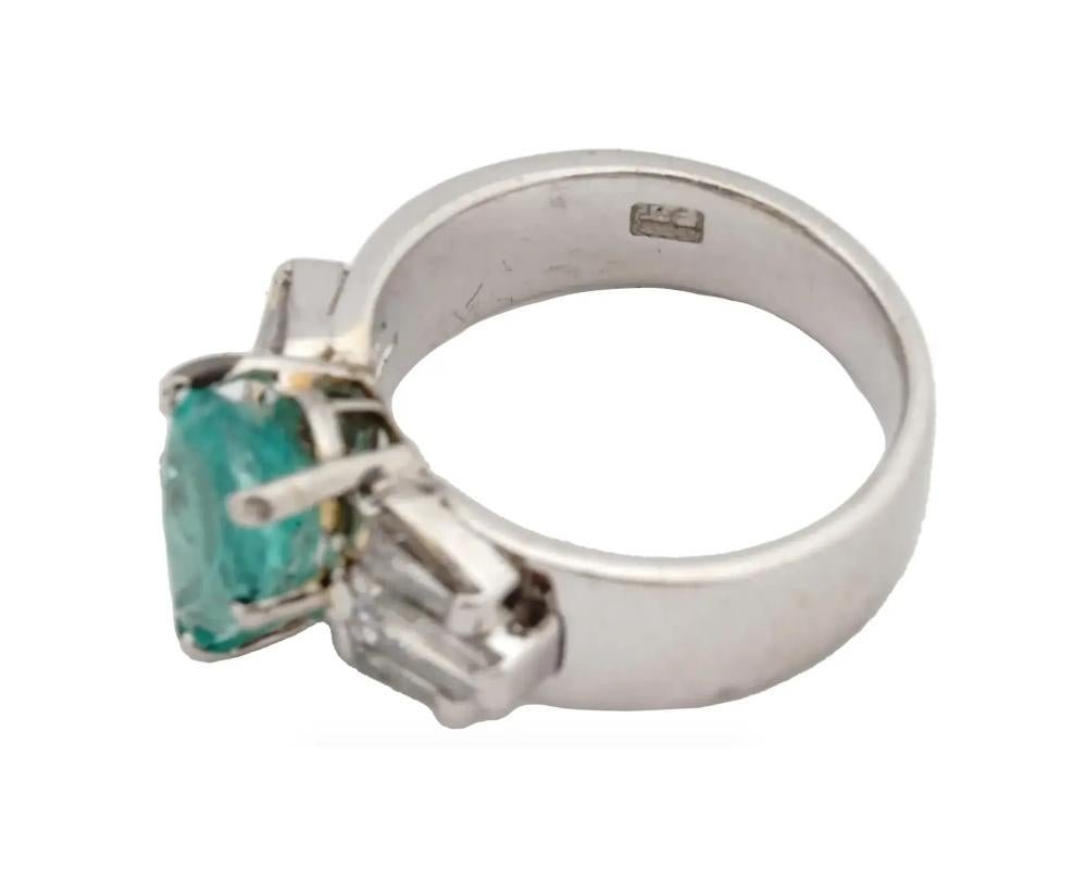 Platinum Diamonds And Emerald Engagement Ring For Sale 1