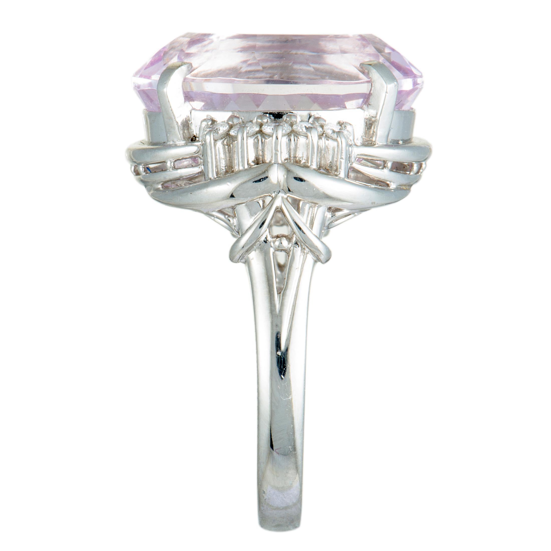 Platinum Diamonds and Oval Kunzite Ring In Excellent Condition In Southampton, PA