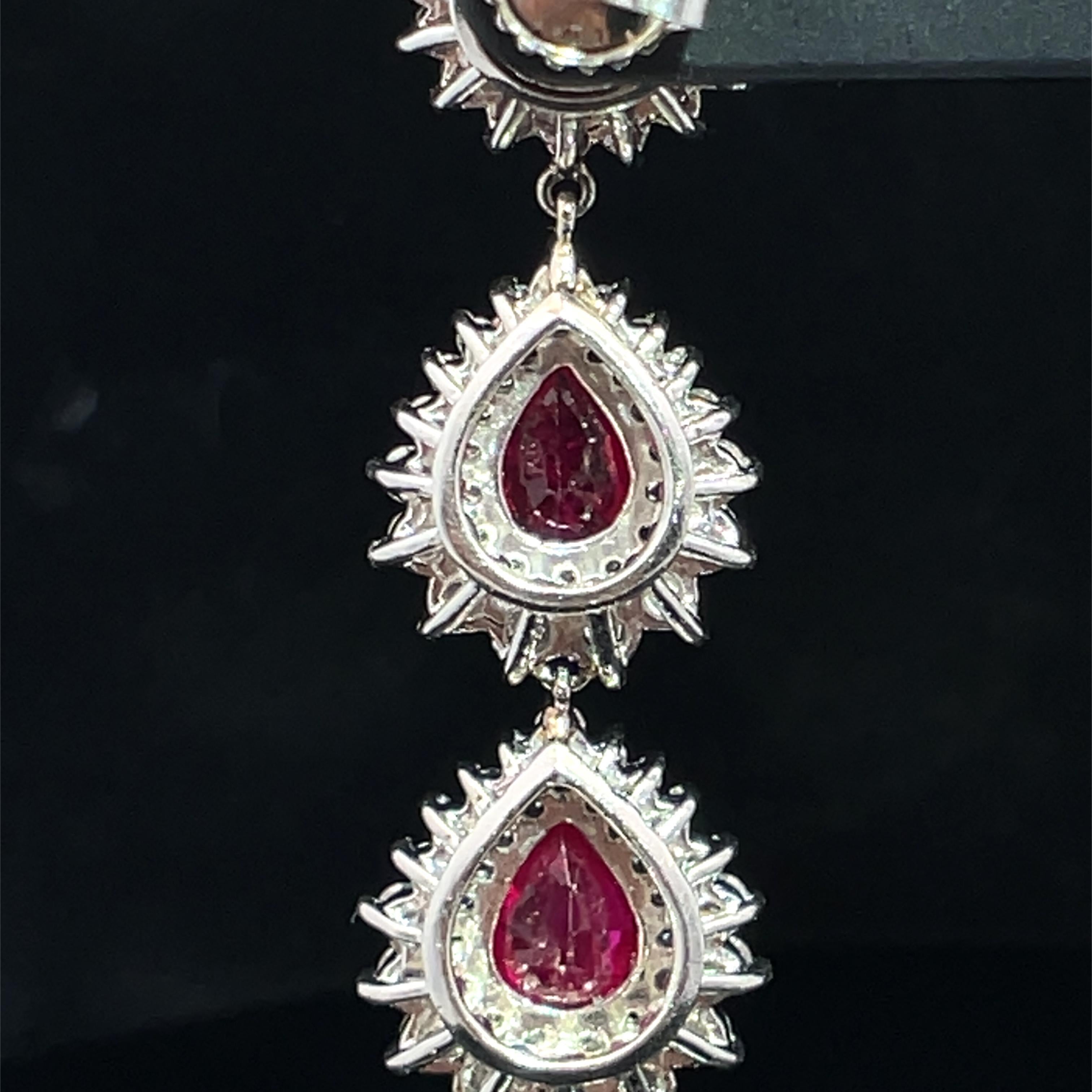 Boucles d'oreilles double pampille en platine avec halo de diamants et rubis rouge certifié GUBELIN en vente 2
