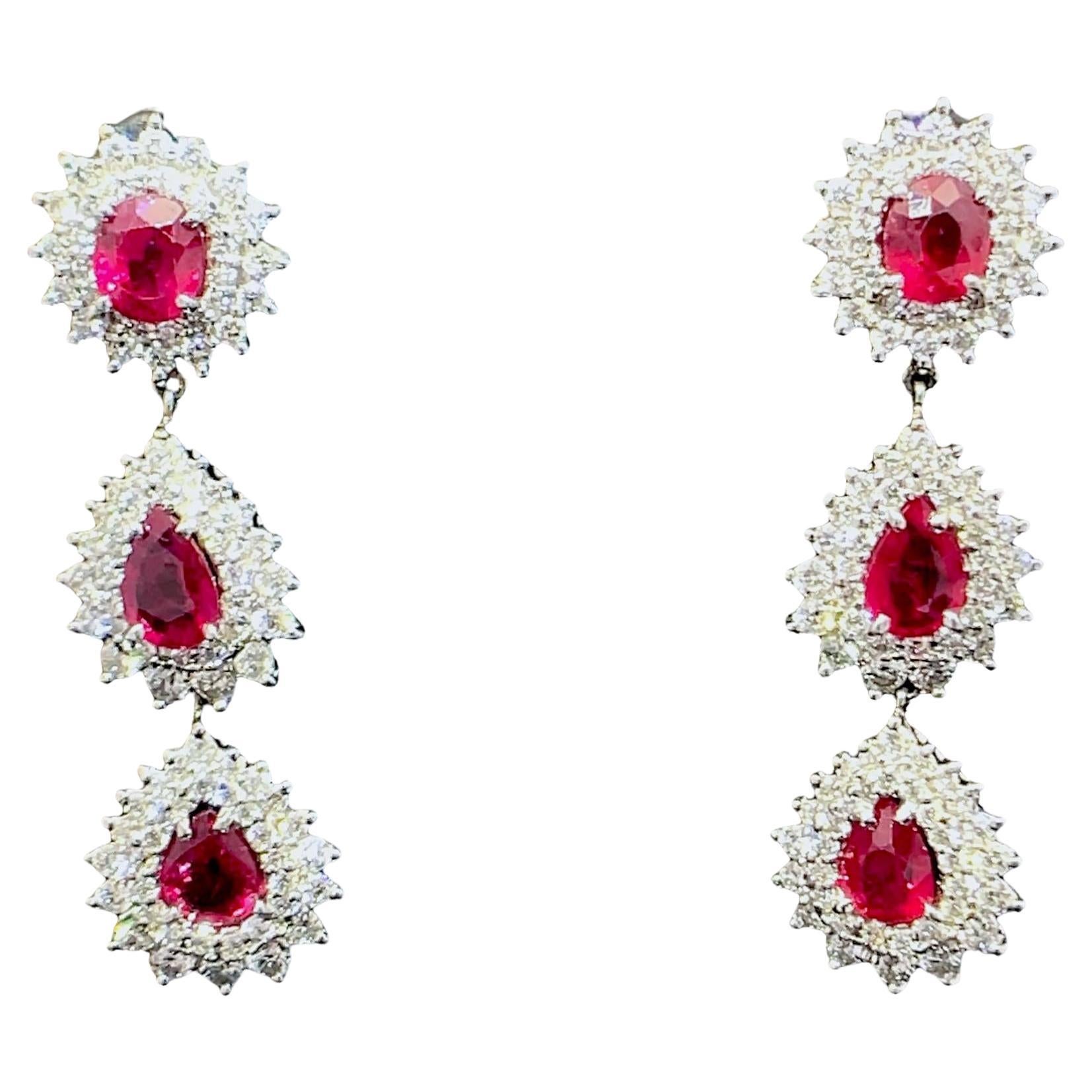 Boucles d'oreilles double pampille en platine avec halo de diamants et rubis rouge certifié GUBELIN en vente
