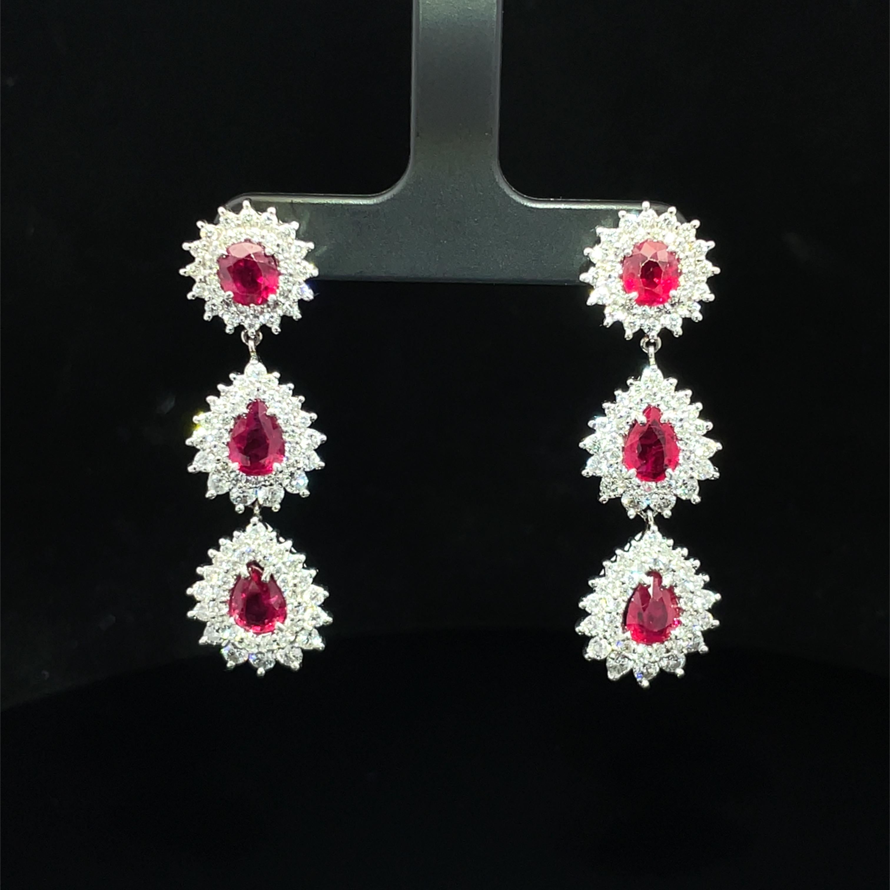 Orecchini in platino con diamante a raggiera e rubino rosso a doppio penzoloni in vendita 1