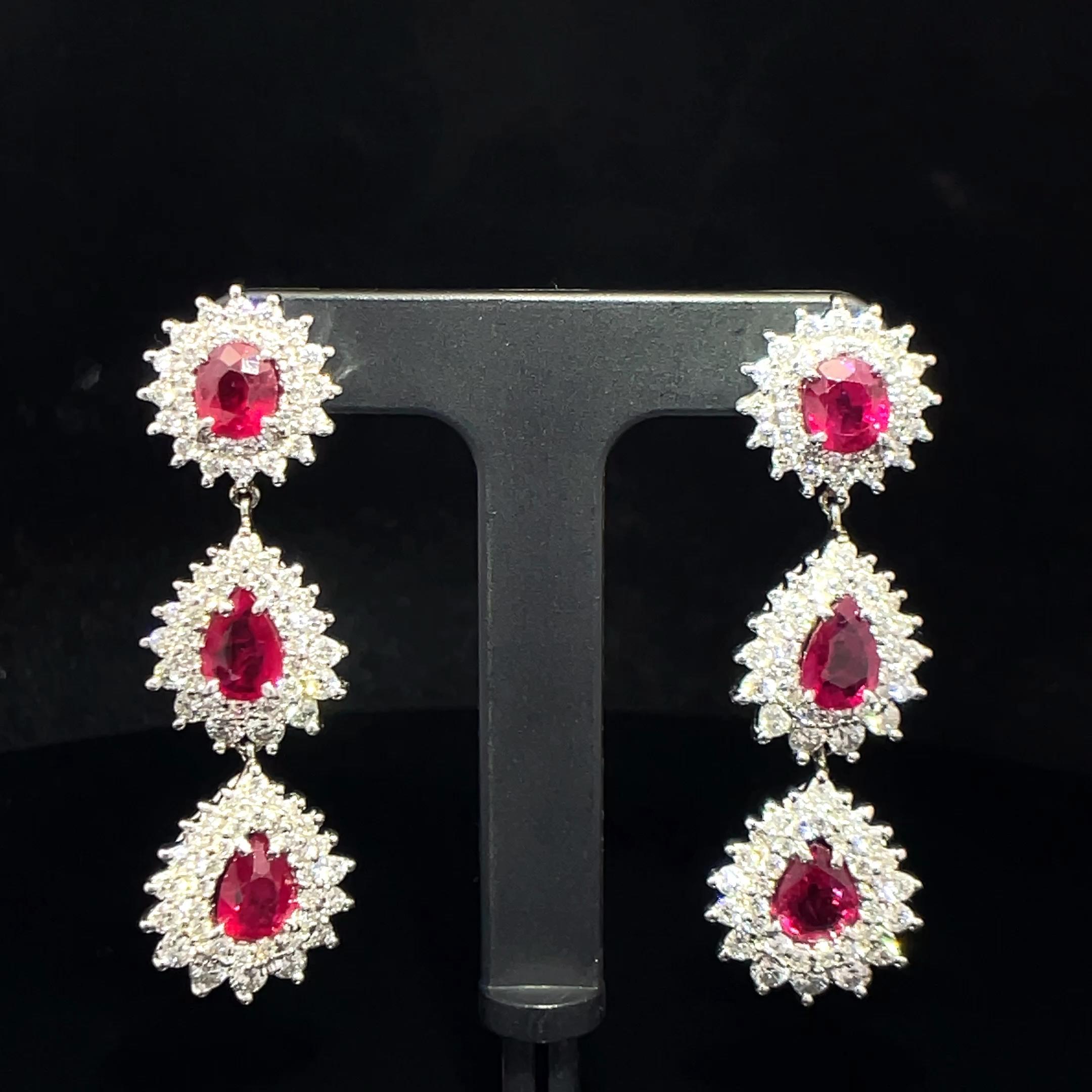 Orecchini in platino con diamante a raggiera e rubino rosso a doppio penzoloni in vendita 2