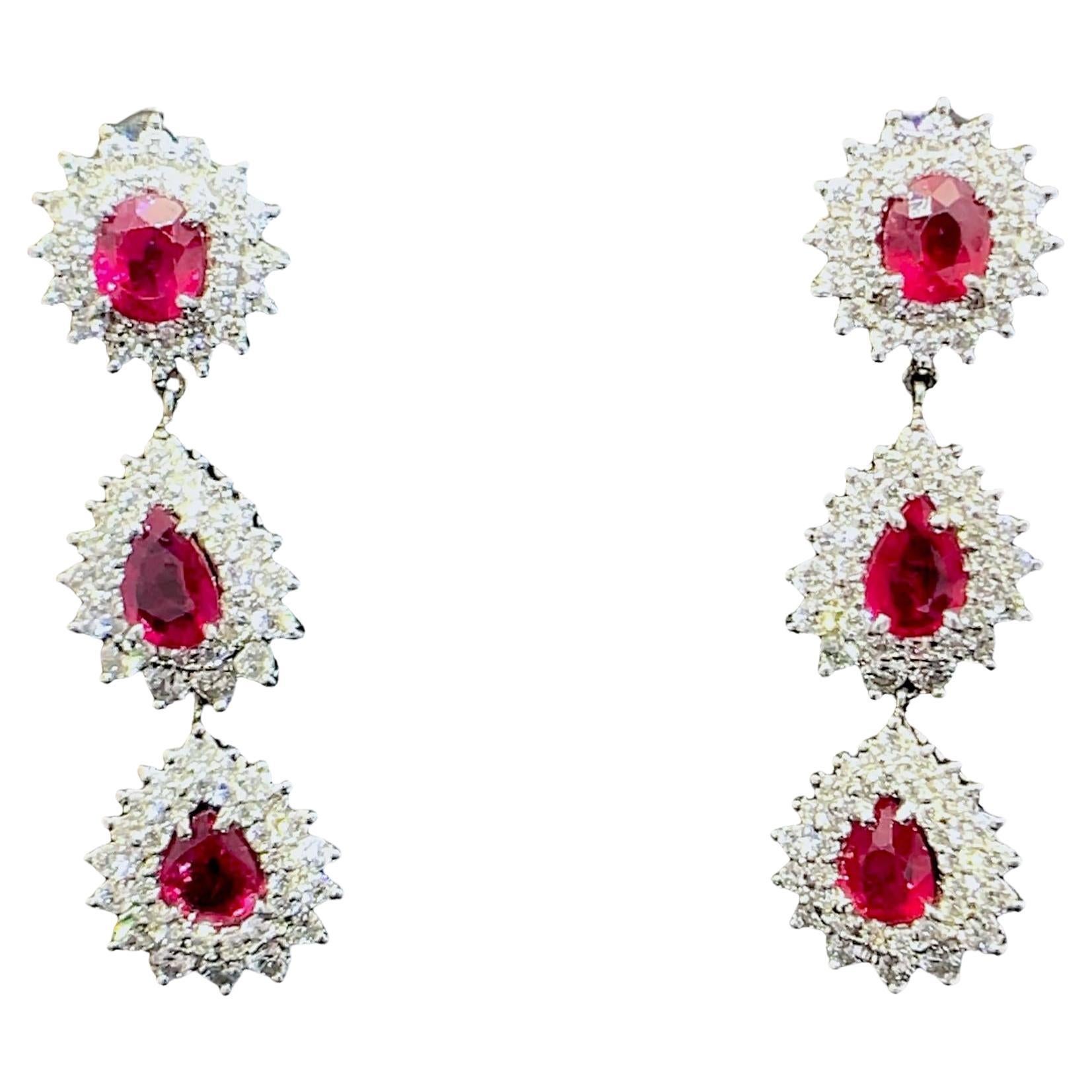 Orecchini in platino con diamante a raggiera e rubino rosso a doppio penzoloni in vendita