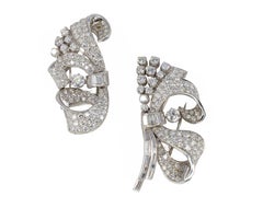 Broche à clip convertible à double ruban en platine