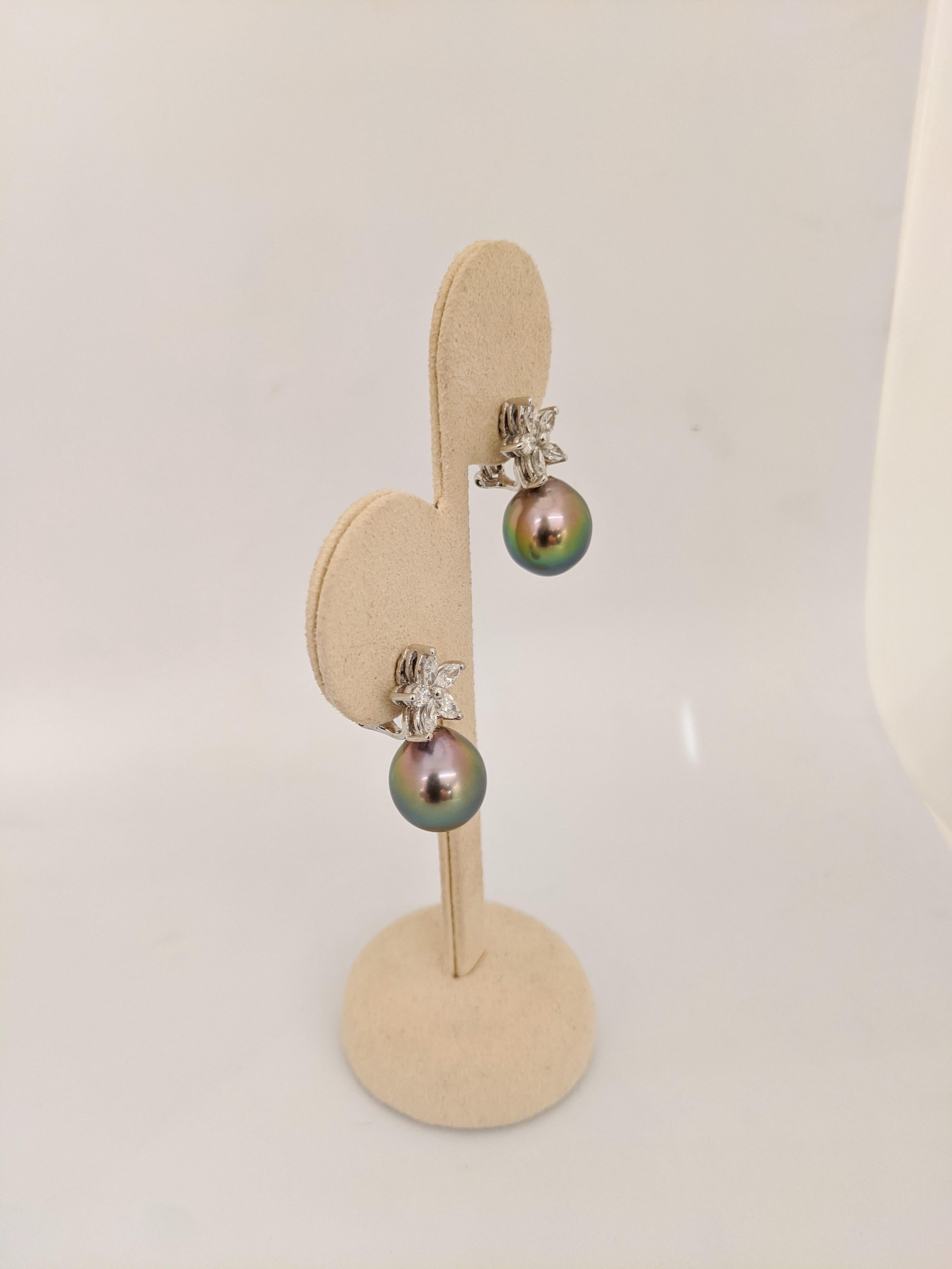 Contemporary Platinum Drop Earrings with 1.48 Carat Diamonds and Black Tahitian Pearls For Sale
