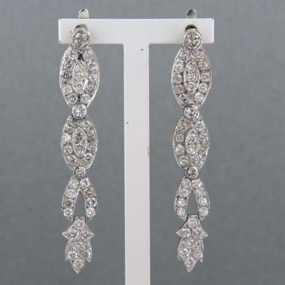 Boucles d'oreilles en platine avec diamants taille brillant jusqu'à 2,50 ct 7,8 grammes en vente 1