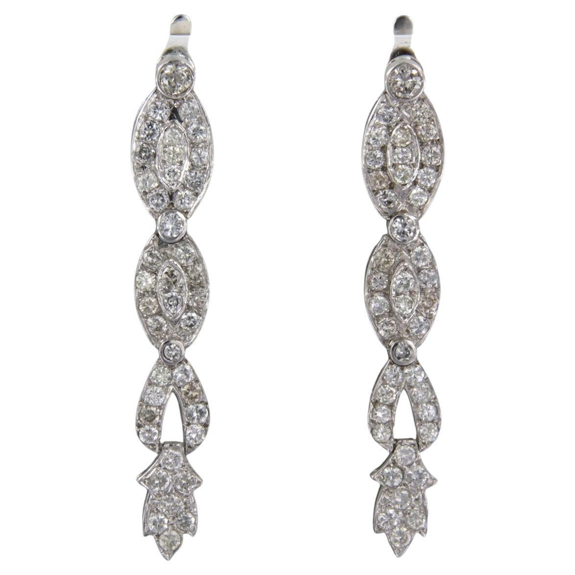 Boucles d'oreilles en platine avec diamants taille brillant jusqu'à 2,50 ct 7,8 grammes en vente