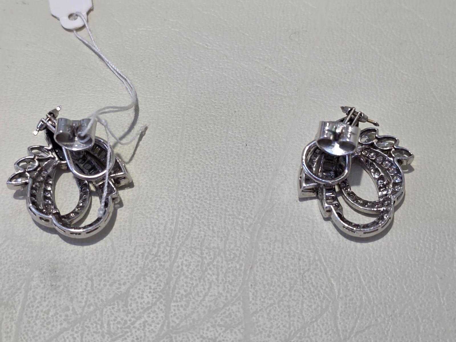 Platin-Ohrringe mit Diamanten und Onyx im Angebot 2