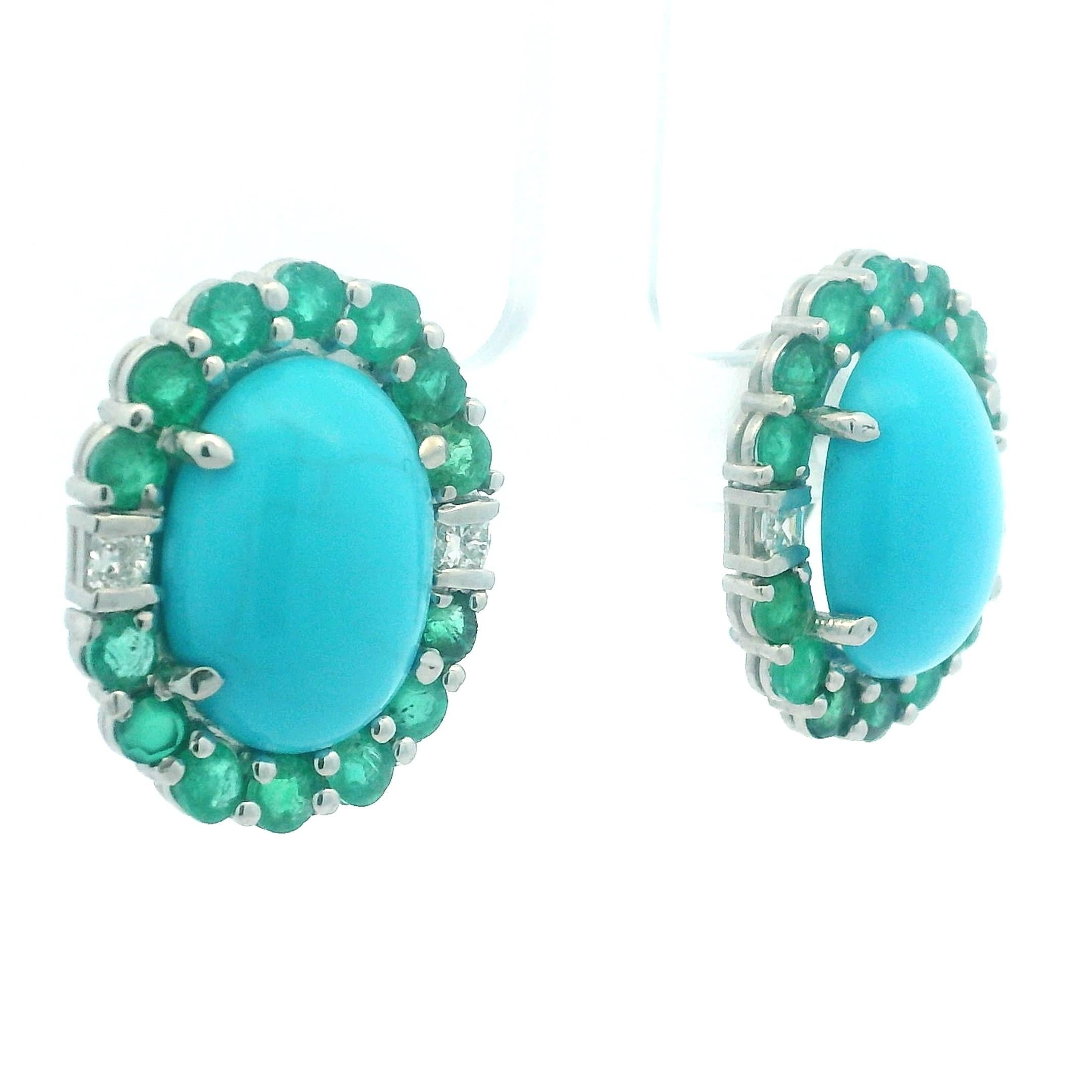 Cabochon Orecchini in platino con turchese persiano (20 carati), smeraldi (4,2 carati) e diamanti in vendita