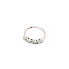 Alliance en platine avec diamant marquise serti à la lunette, style Est-Ouest - Taille 6,25