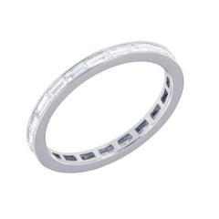 Anneau d'éternité en platine avec diamants baguettes de style oriental et occidental